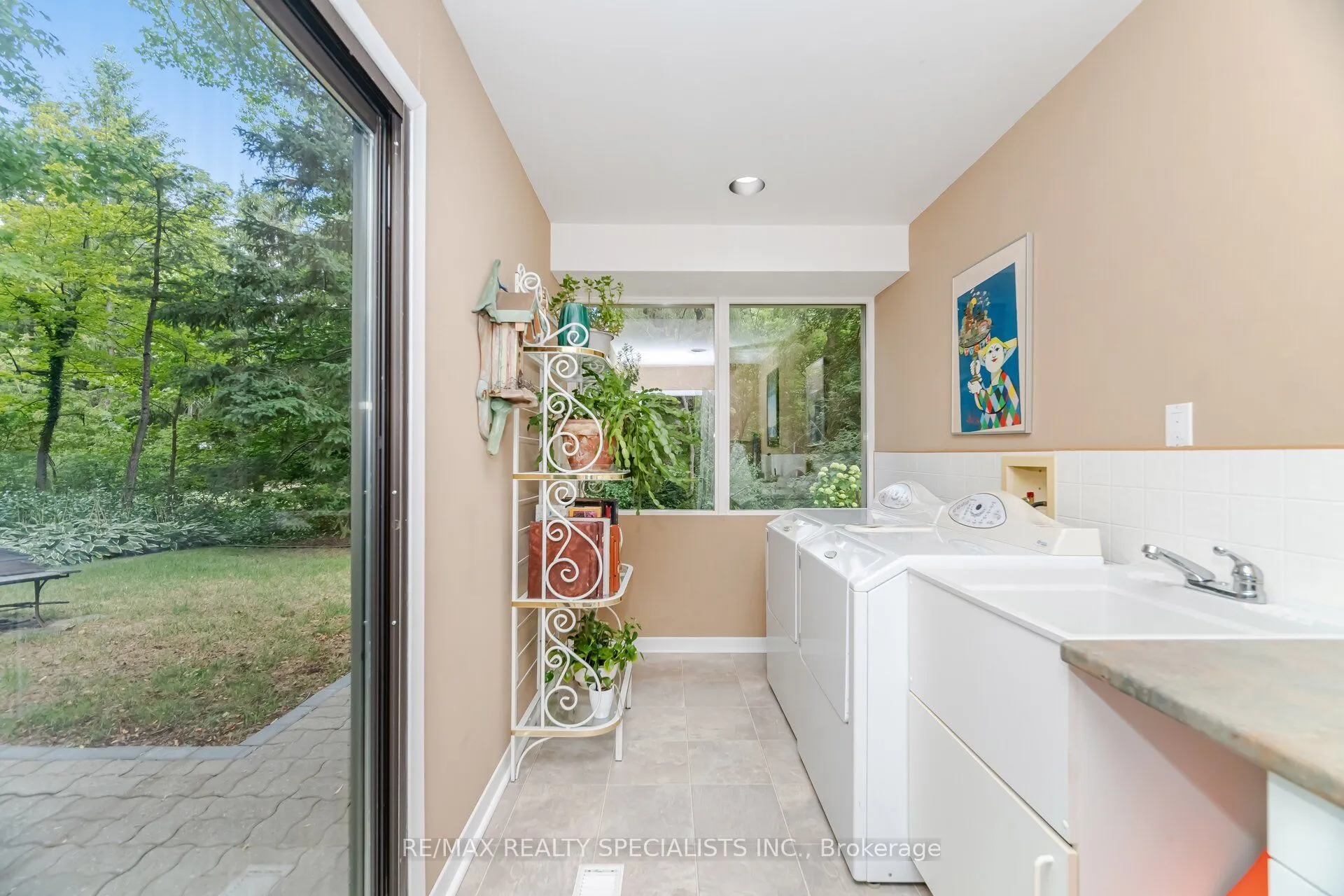 251 Dickson Park Crescent