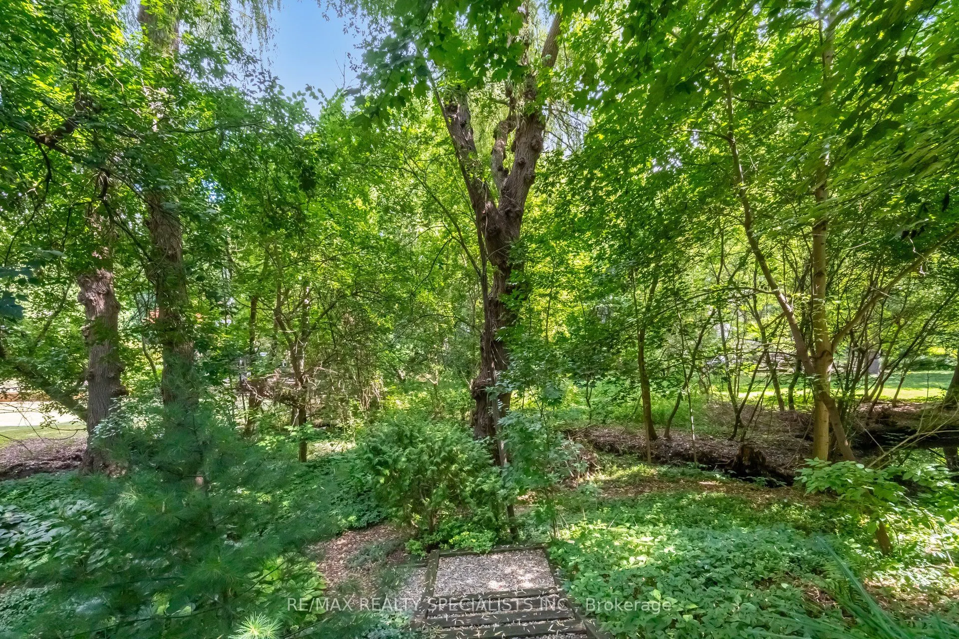 251 Dickson Park Crescent