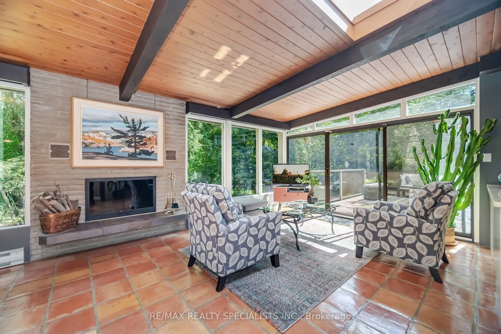 251 Dickson Park Crescent