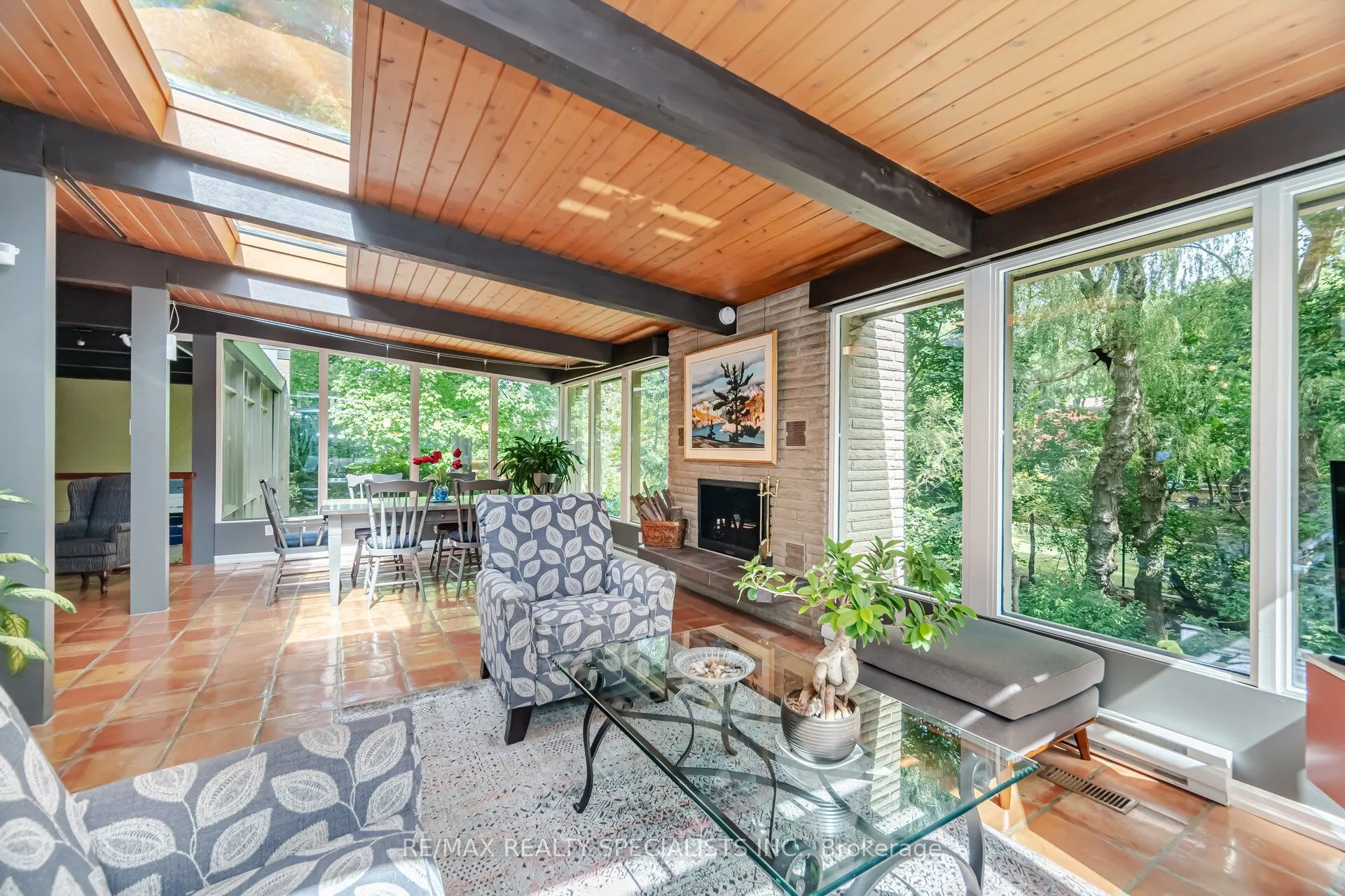 251 Dickson Park Crescent