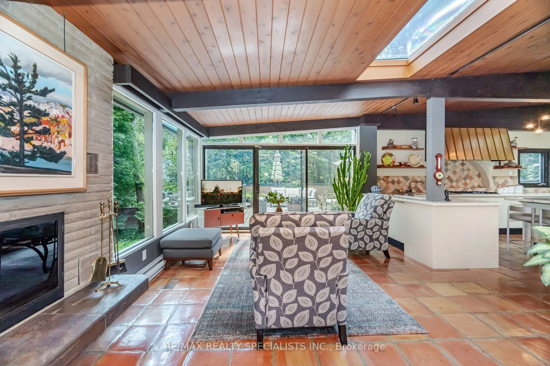 251 Dickson Park Crescent