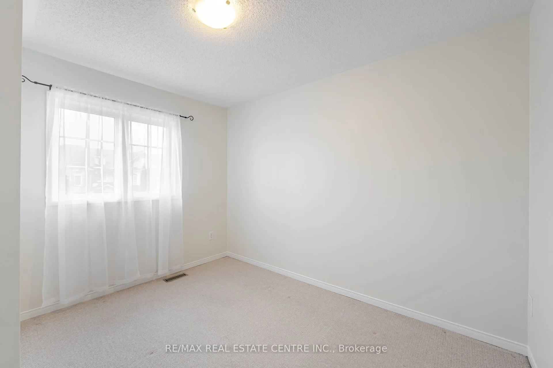4834 Capri Crescent