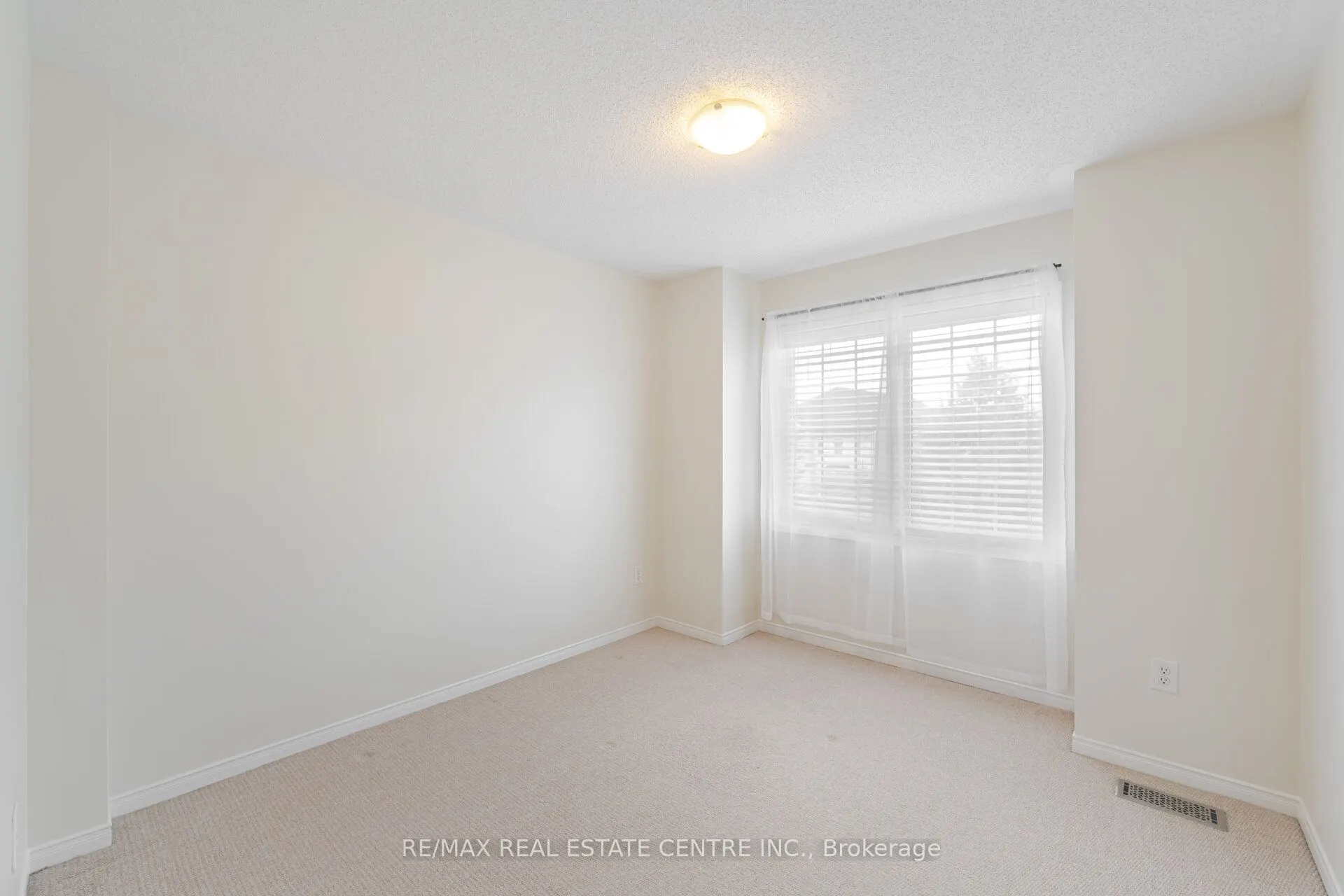 4834 Capri Crescent
