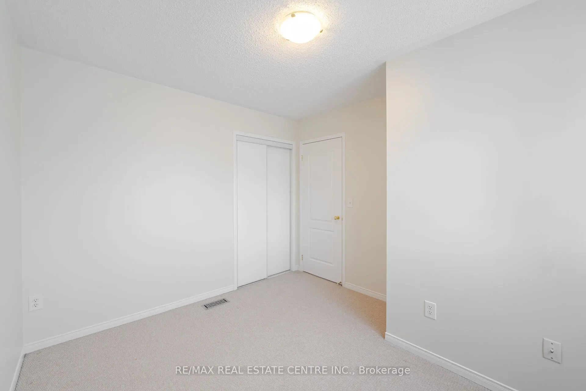 4834 Capri Crescent