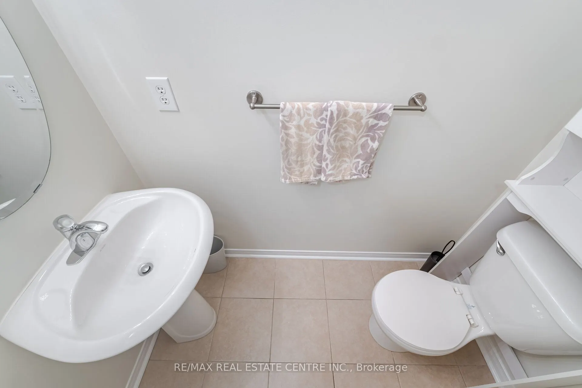 4834 Capri Crescent