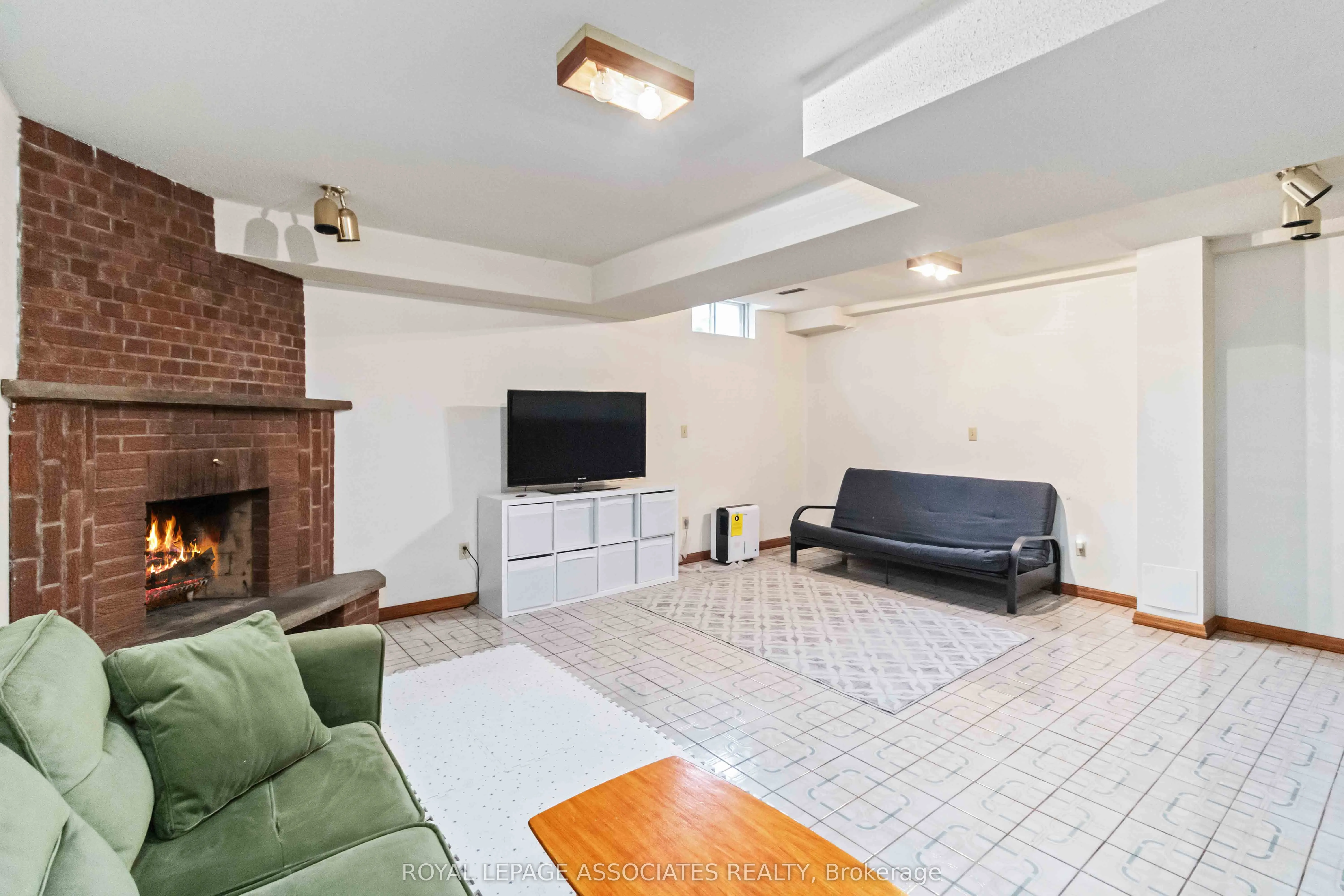 4343 Lee Drive
