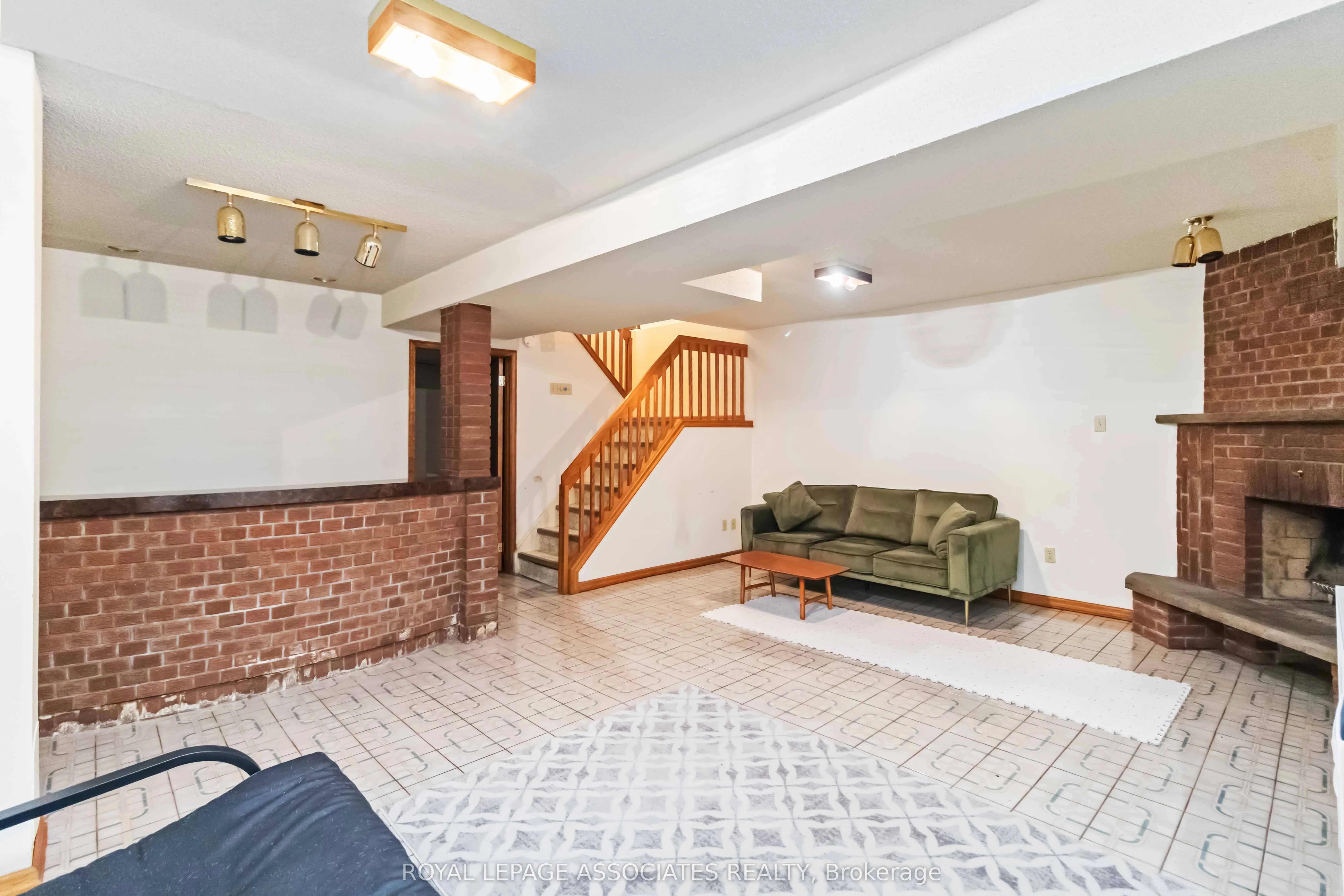 4343 Lee Drive