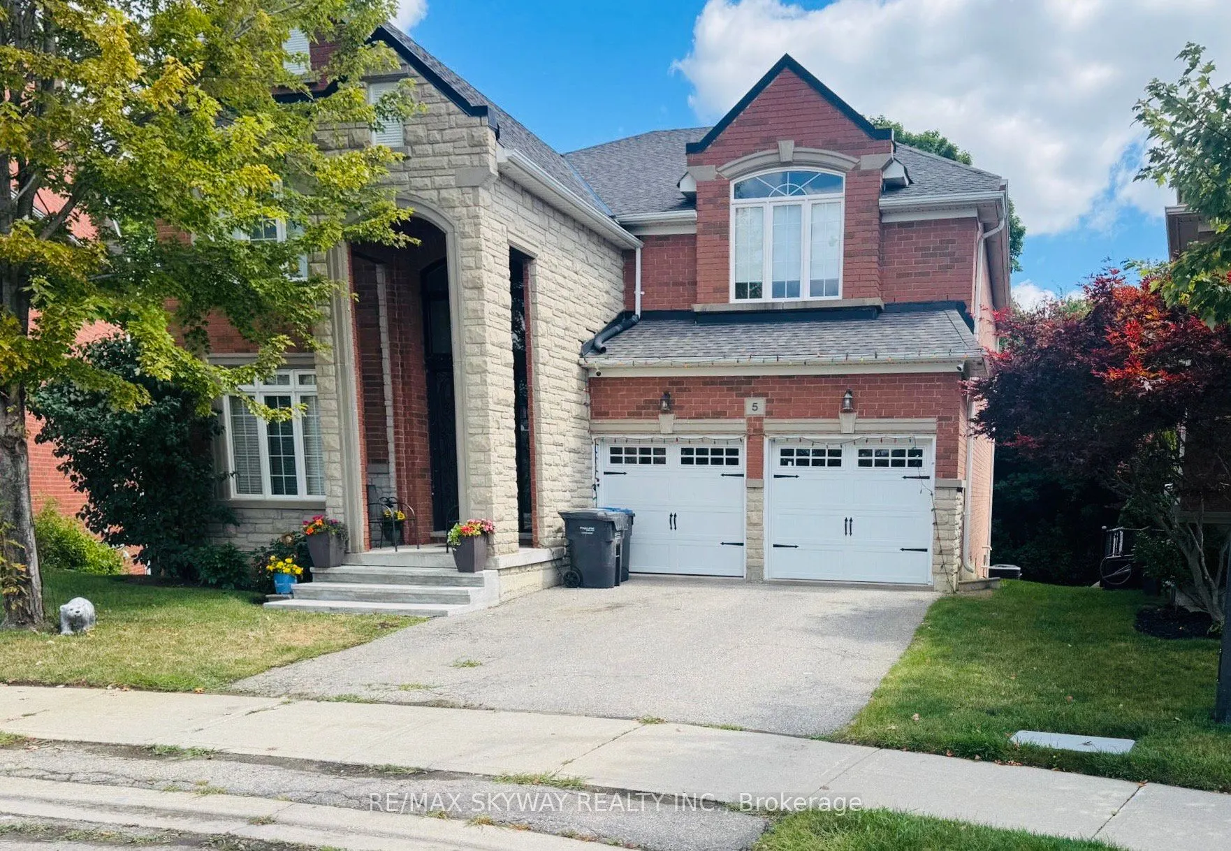 5 Lightheart Drive