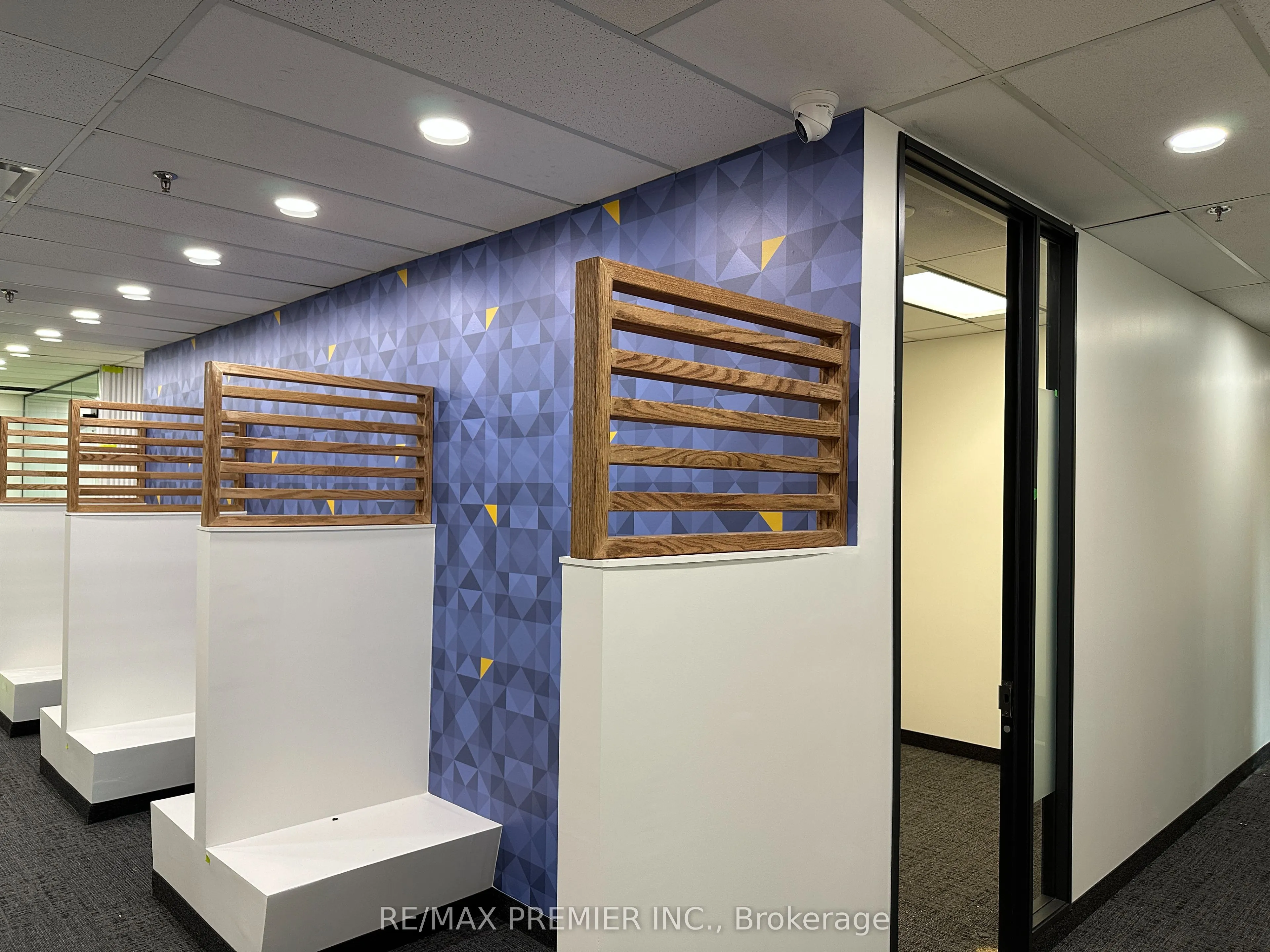 350 Burnhamthorpe Road W, #200-33