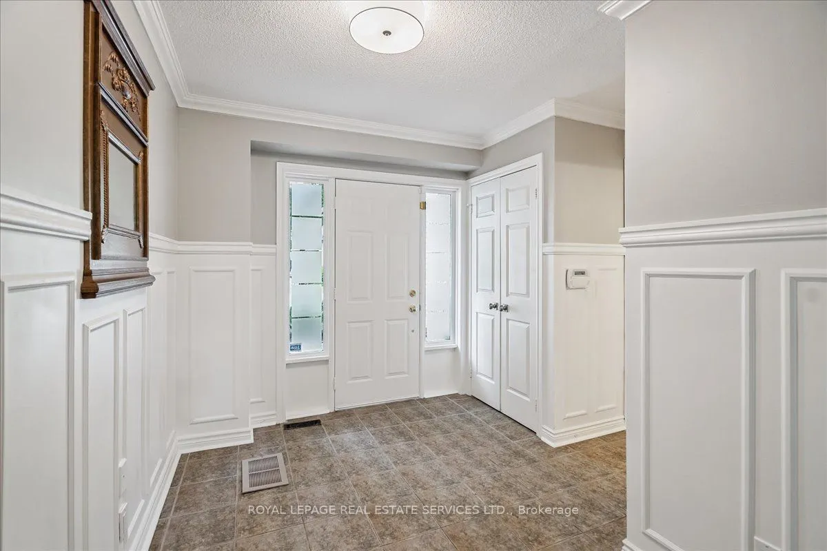 1100 Queens Avenue, #5