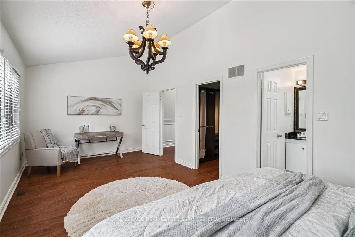 1100 Queens Avenue, #5