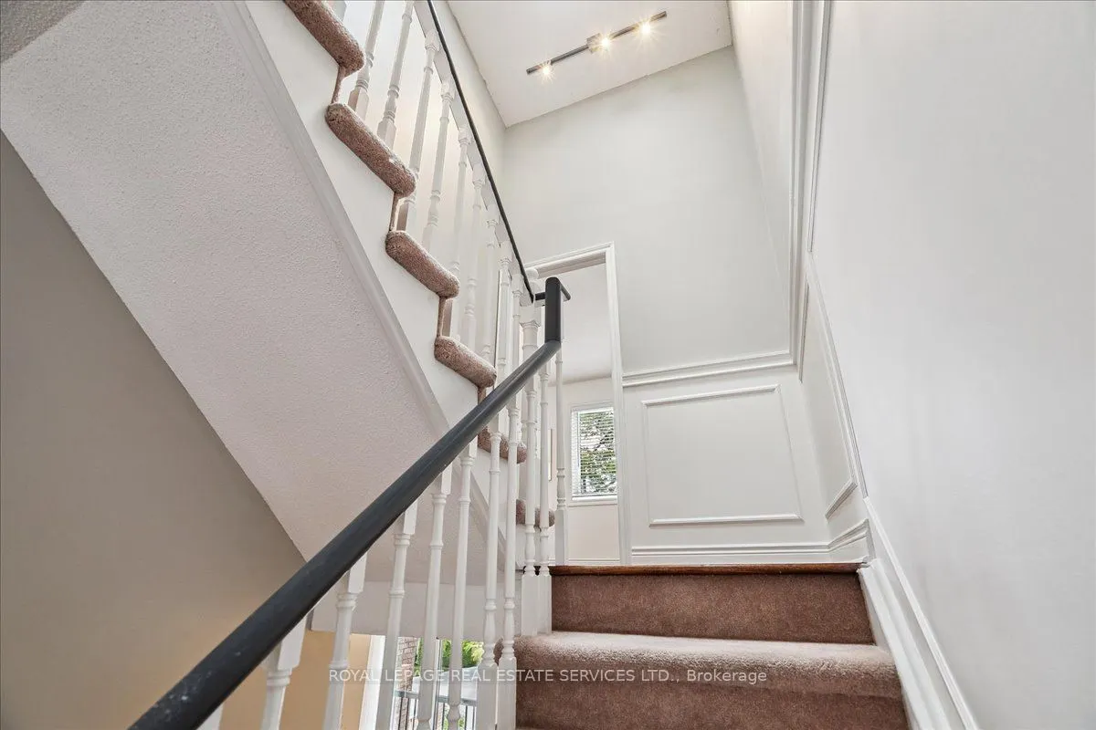 1100 Queens Avenue, #5