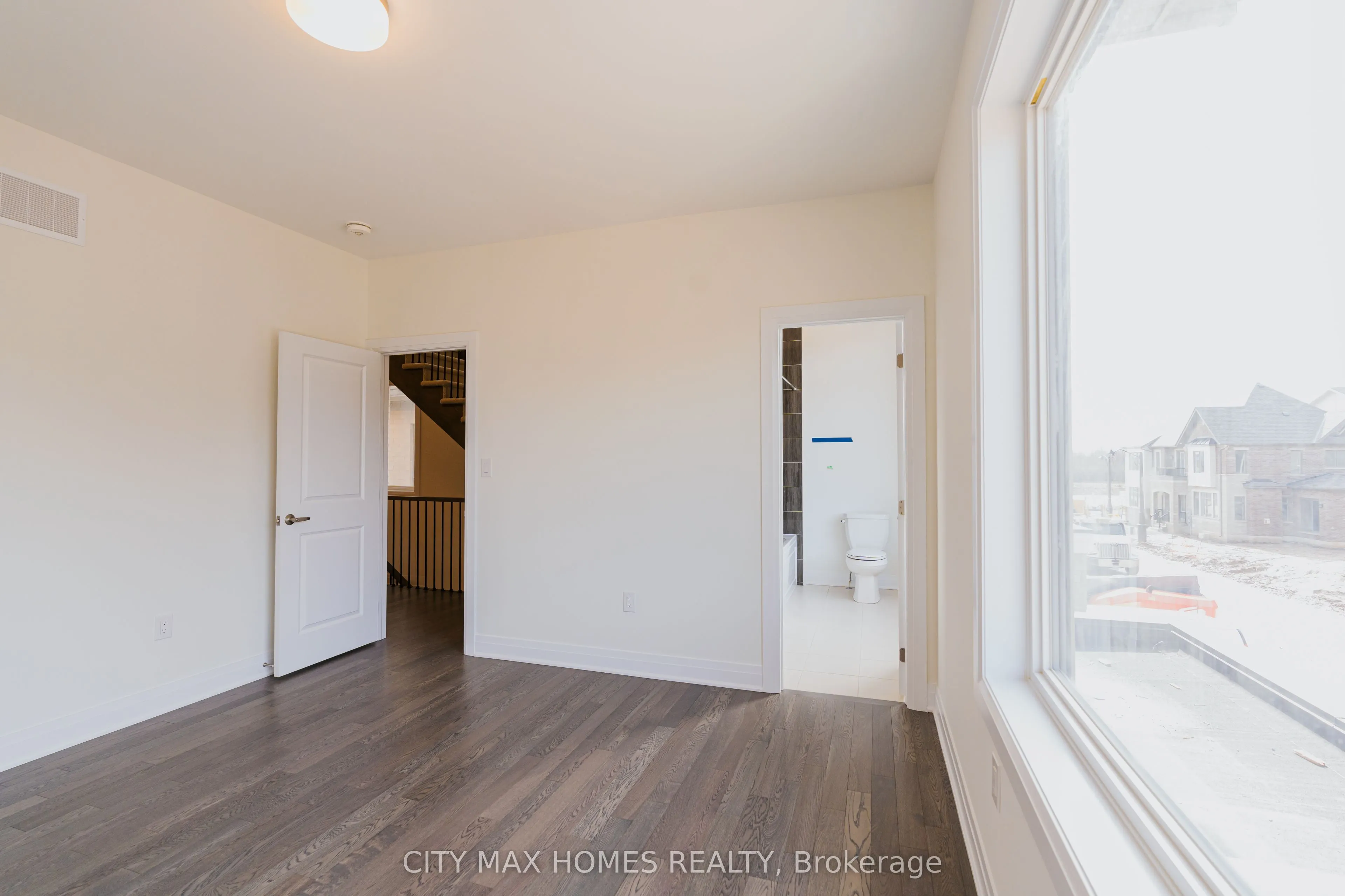 3240 Mariner Passage