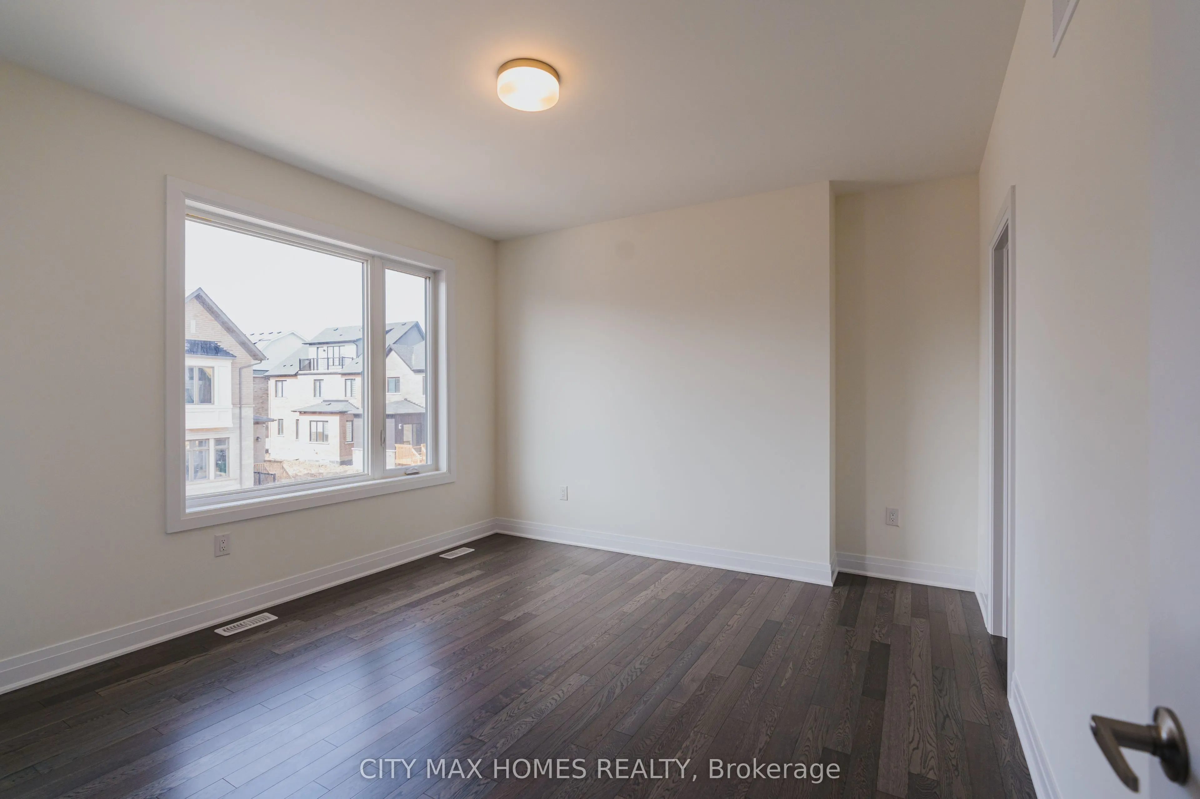 3240 Mariner Passage