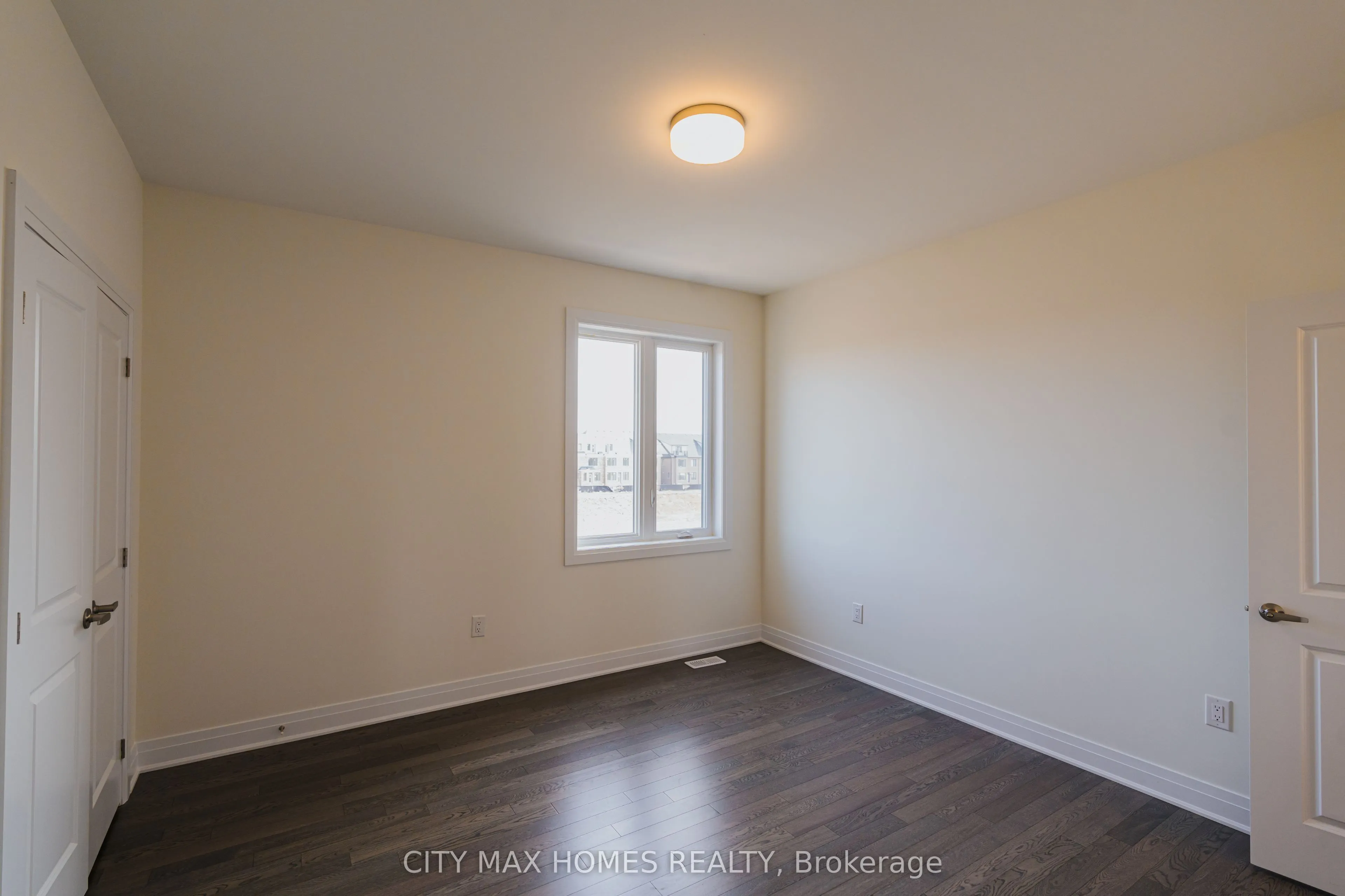 3240 Mariner Passage