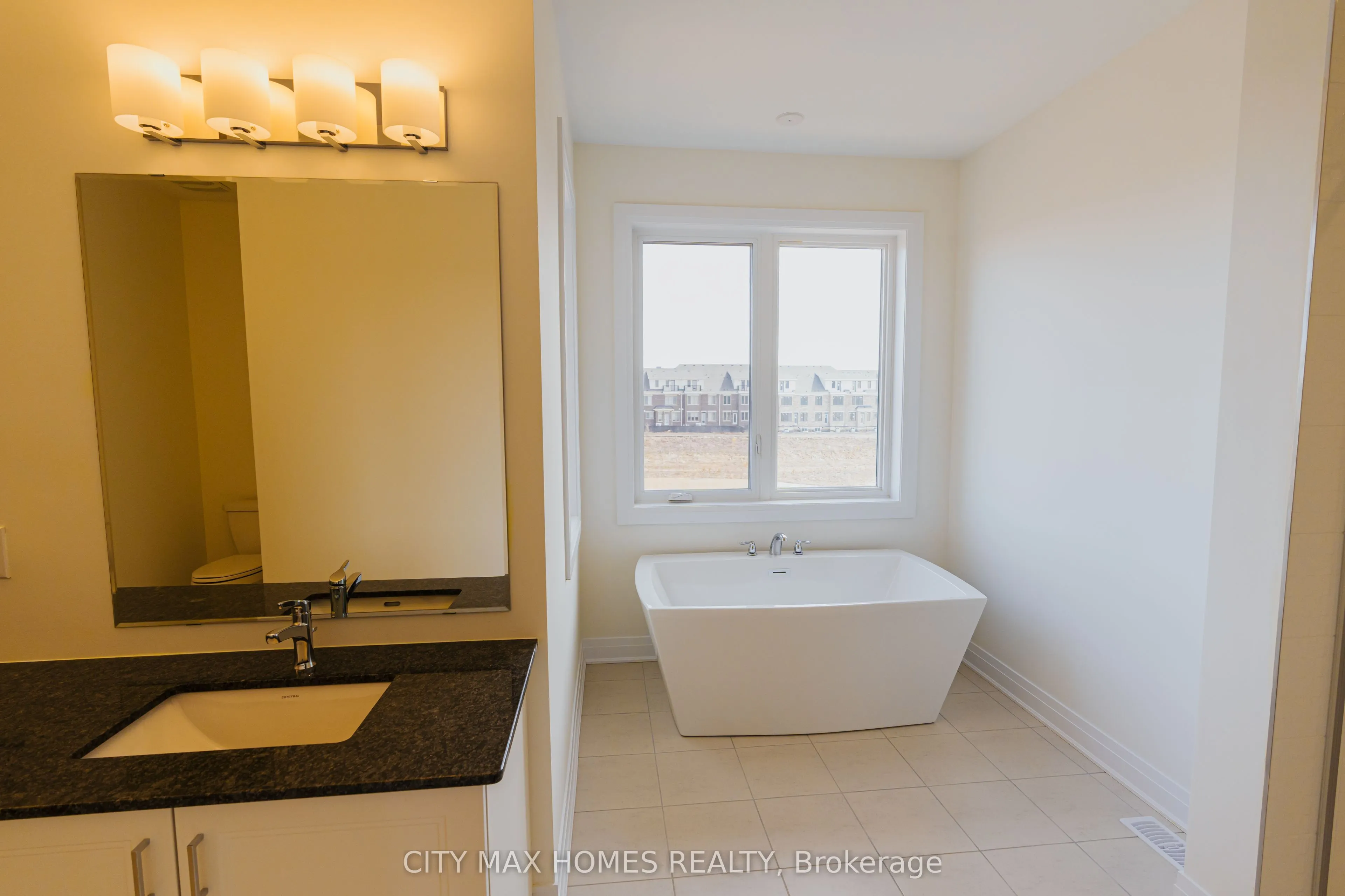 3240 Mariner Passage