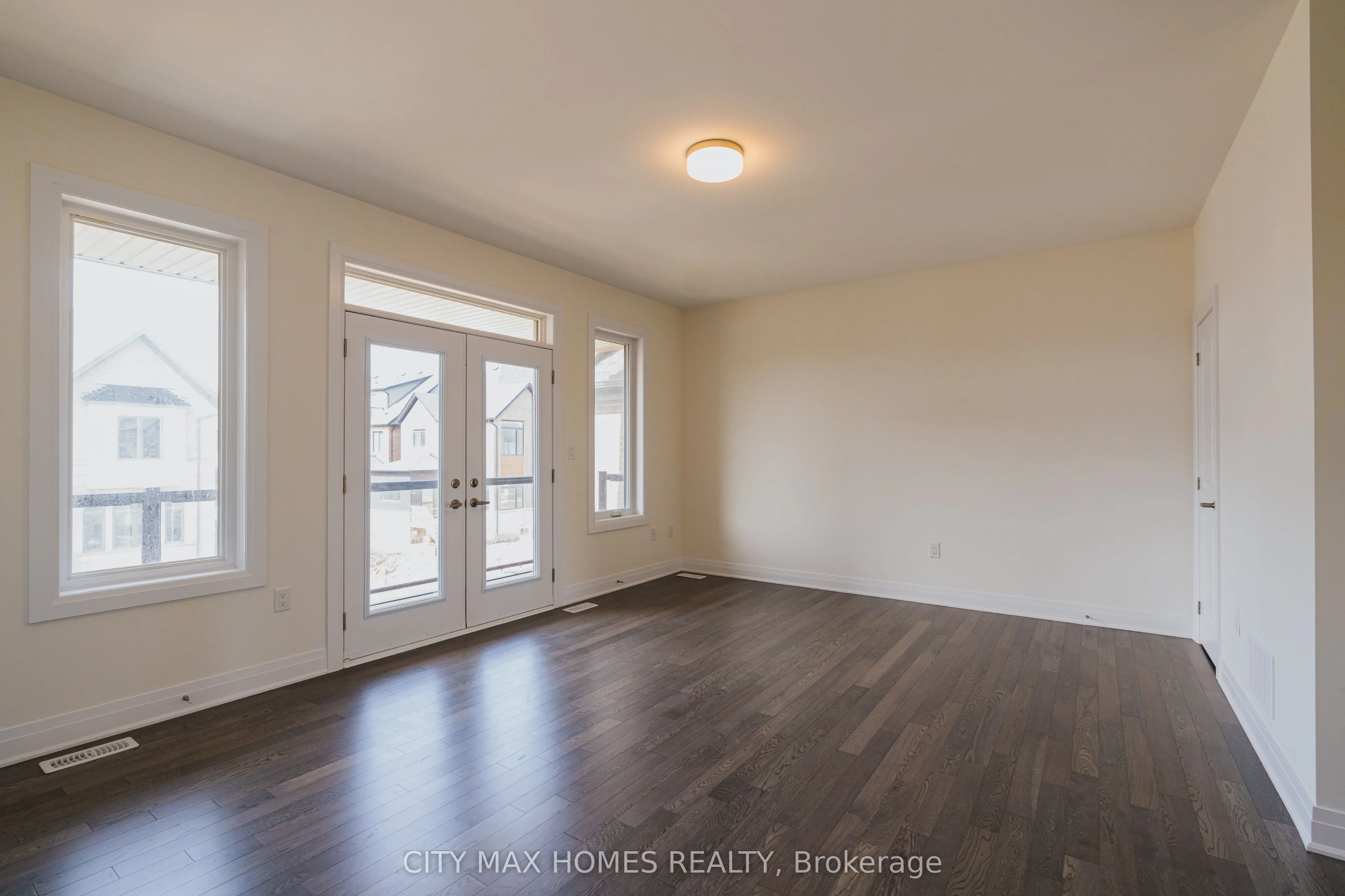 3240 Mariner Passage