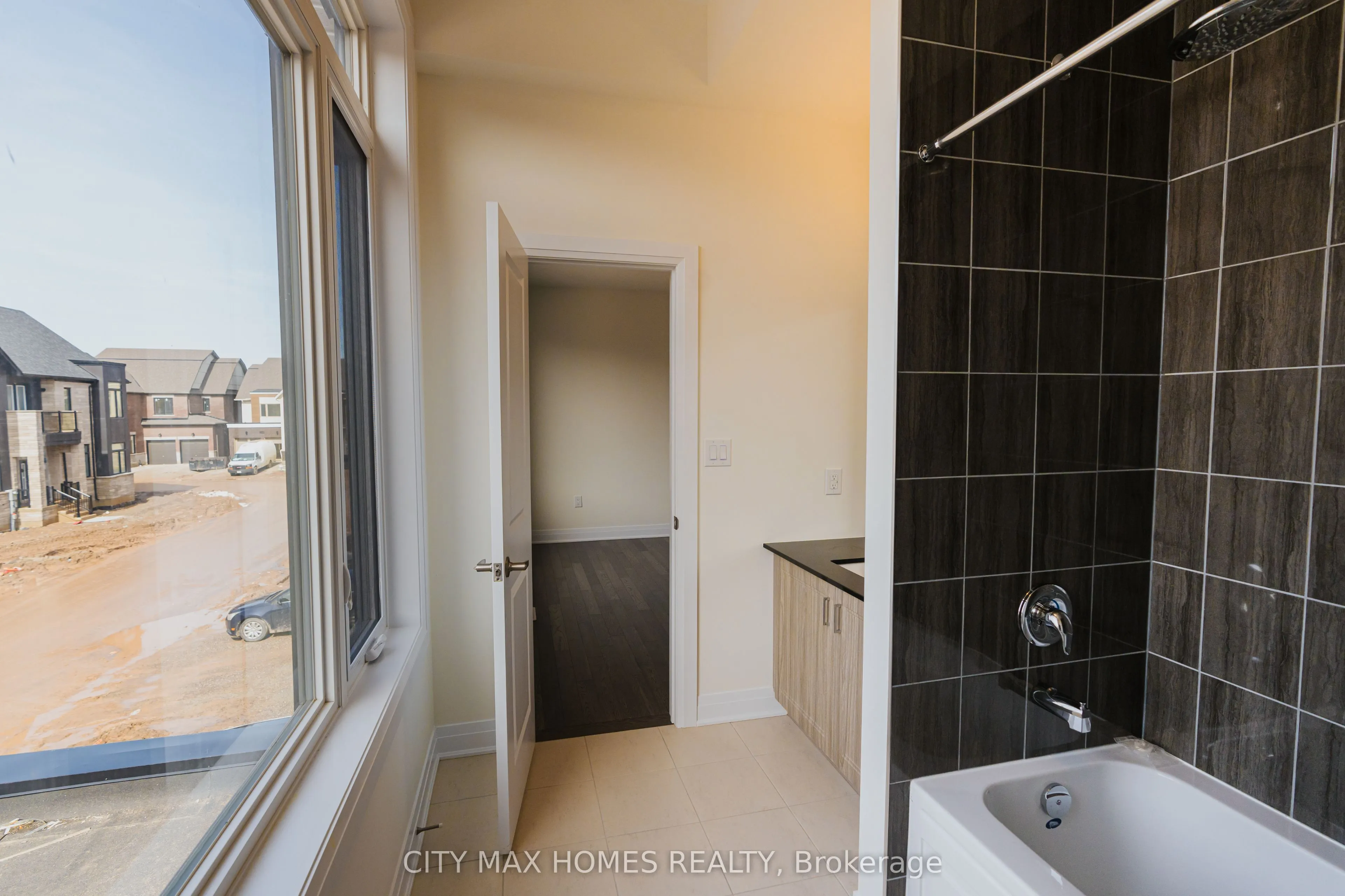3240 Mariner Passage