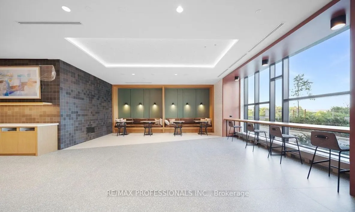 2495 Eglinton Avenue W, #2011