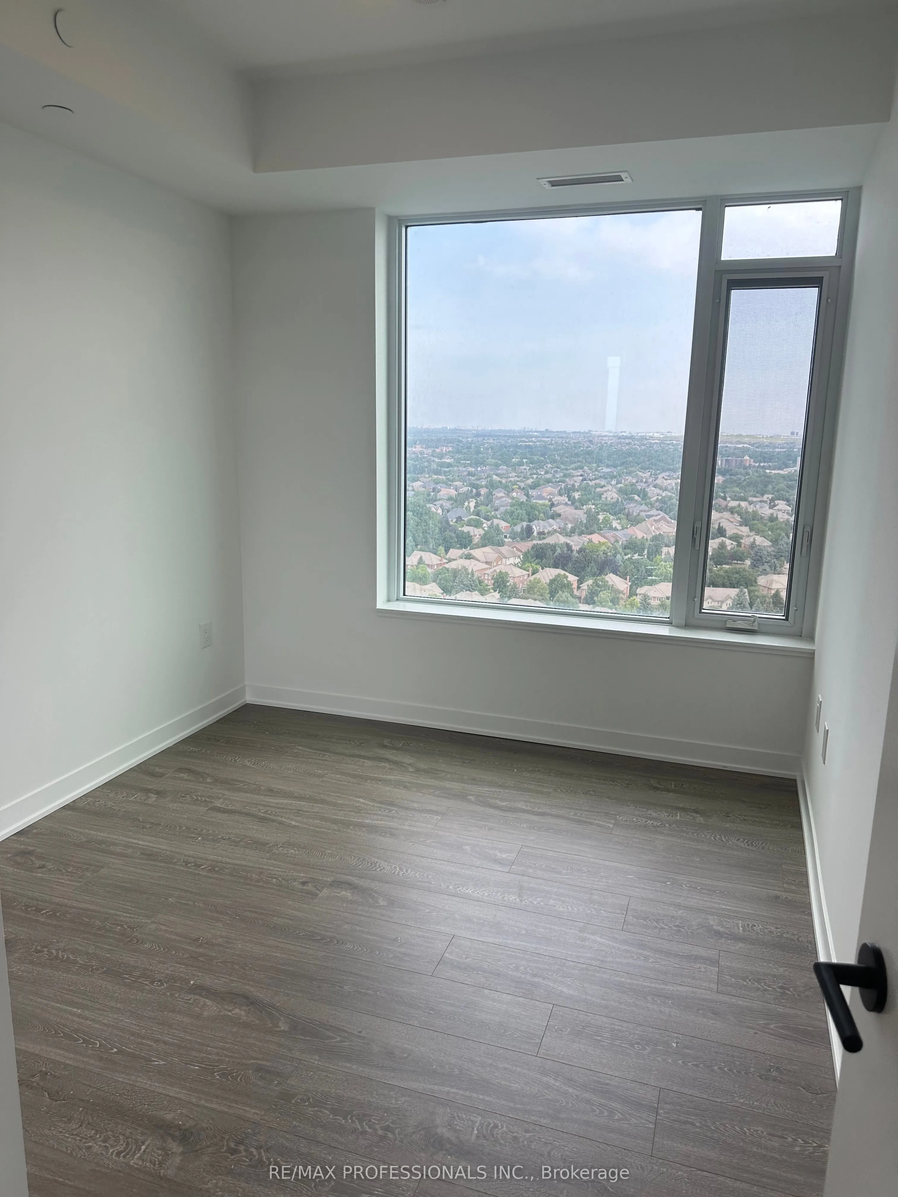 2495 Eglinton Avenue W, #2011