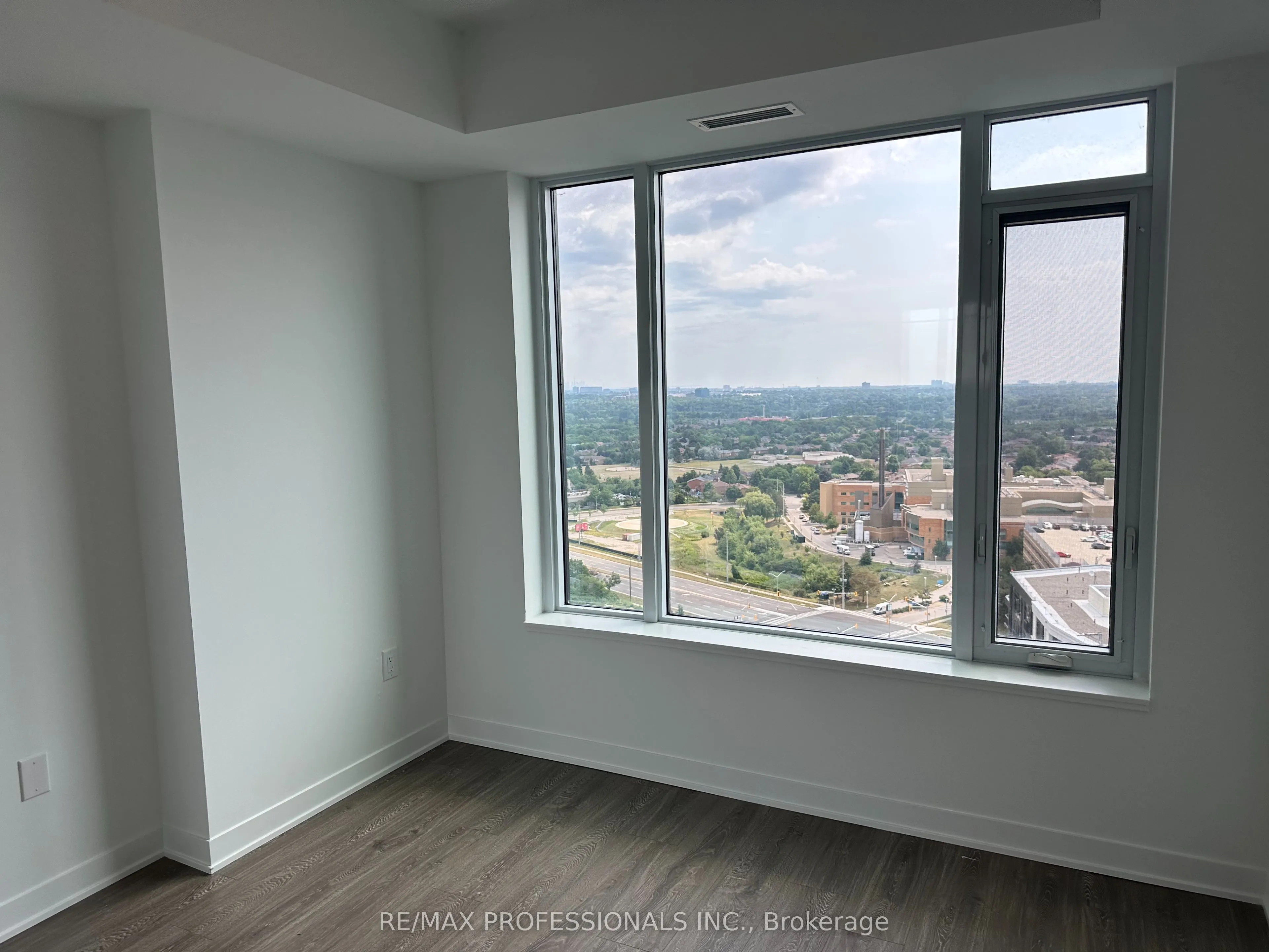 2495 Eglinton Avenue W, #2011