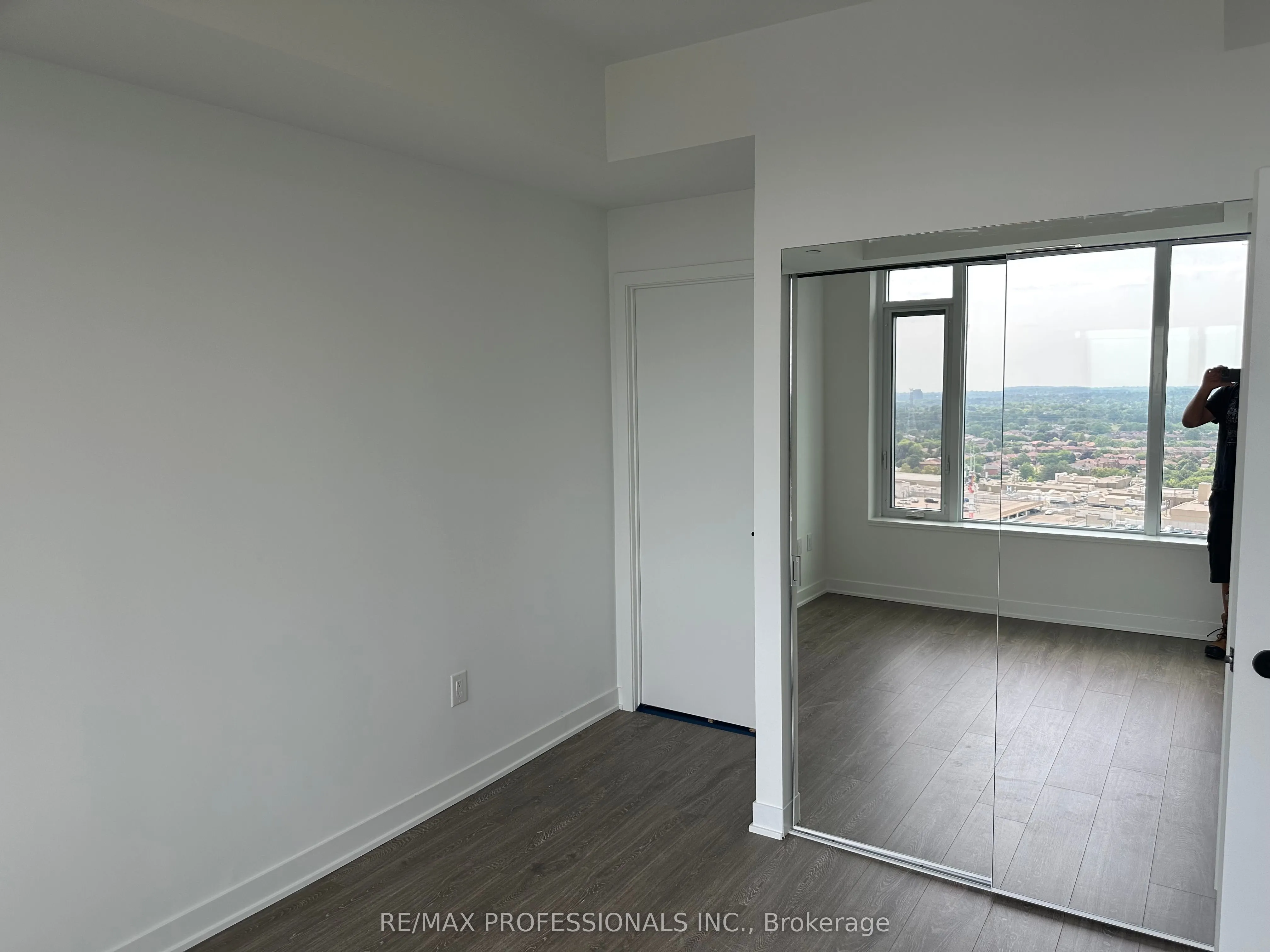 2495 Eglinton Avenue W, #2011