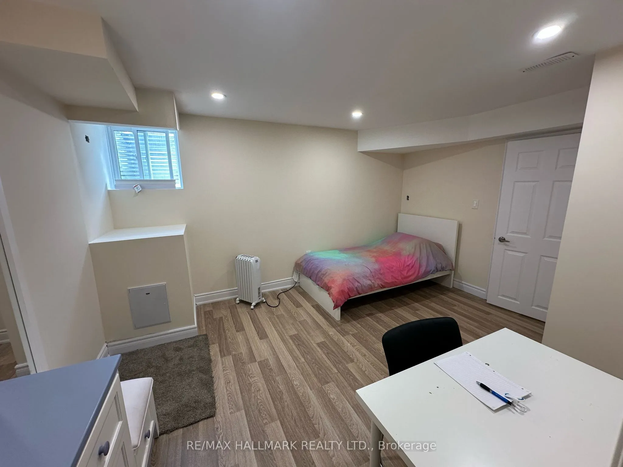 1392 Sycamore Gardens, #Basement