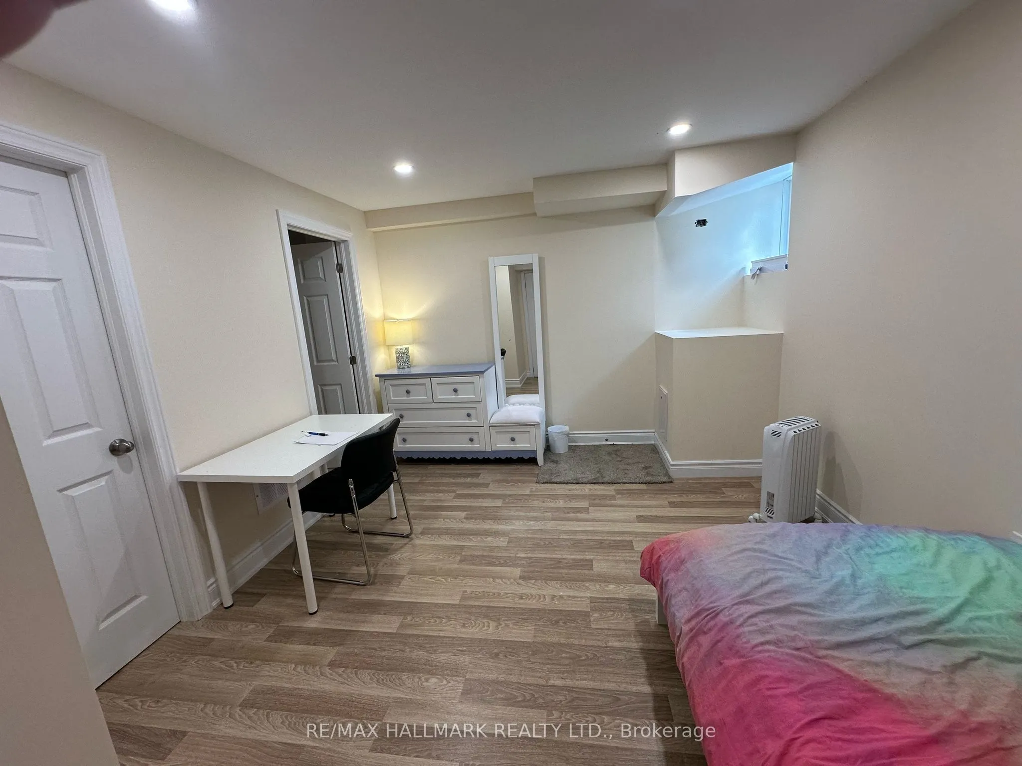 1392 Sycamore Gardens, #Basement