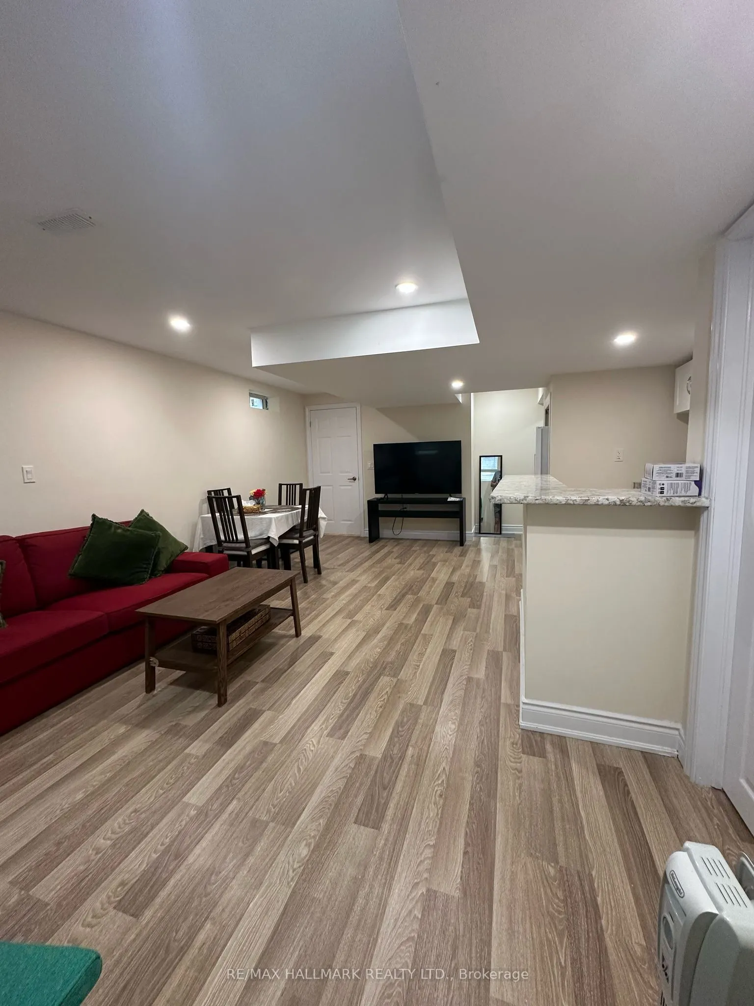 1392 Sycamore Gardens, #Basement