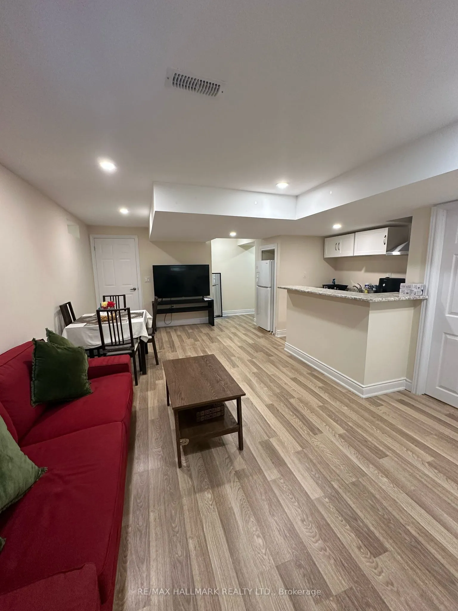 1392 Sycamore Gardens, #Basement