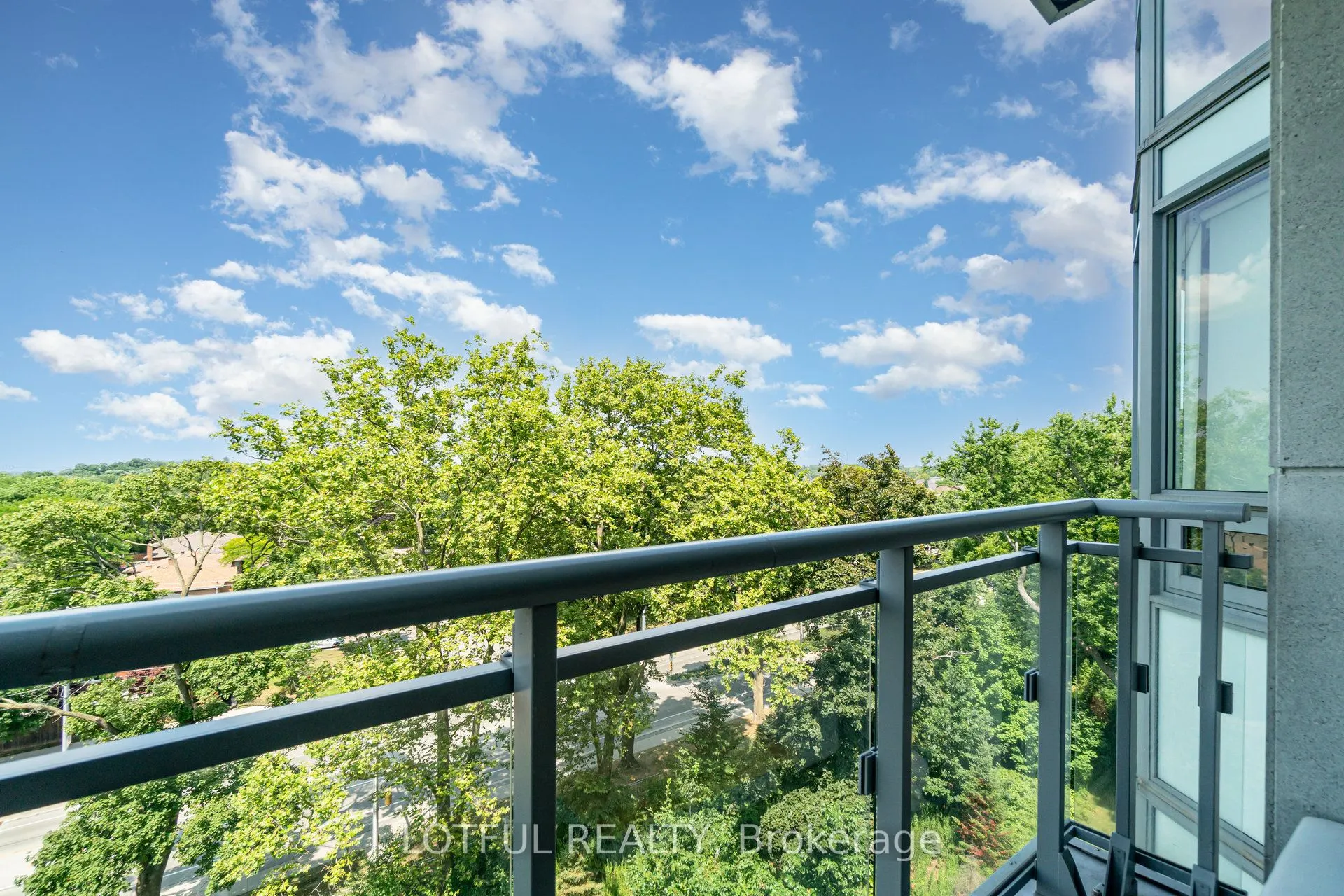 3500 Lakeshore Road W, #711