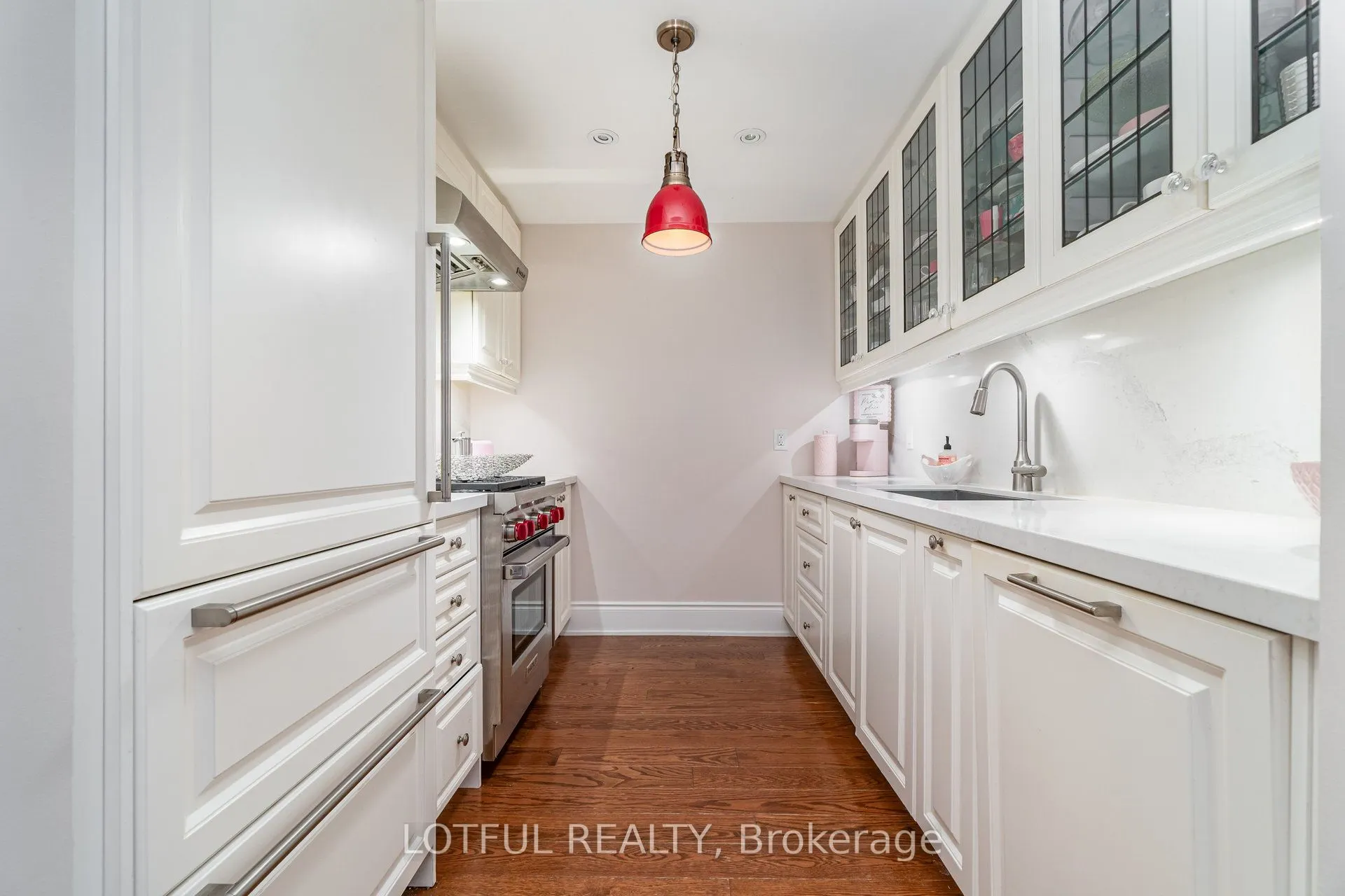 3500 Lakeshore Road W, #711