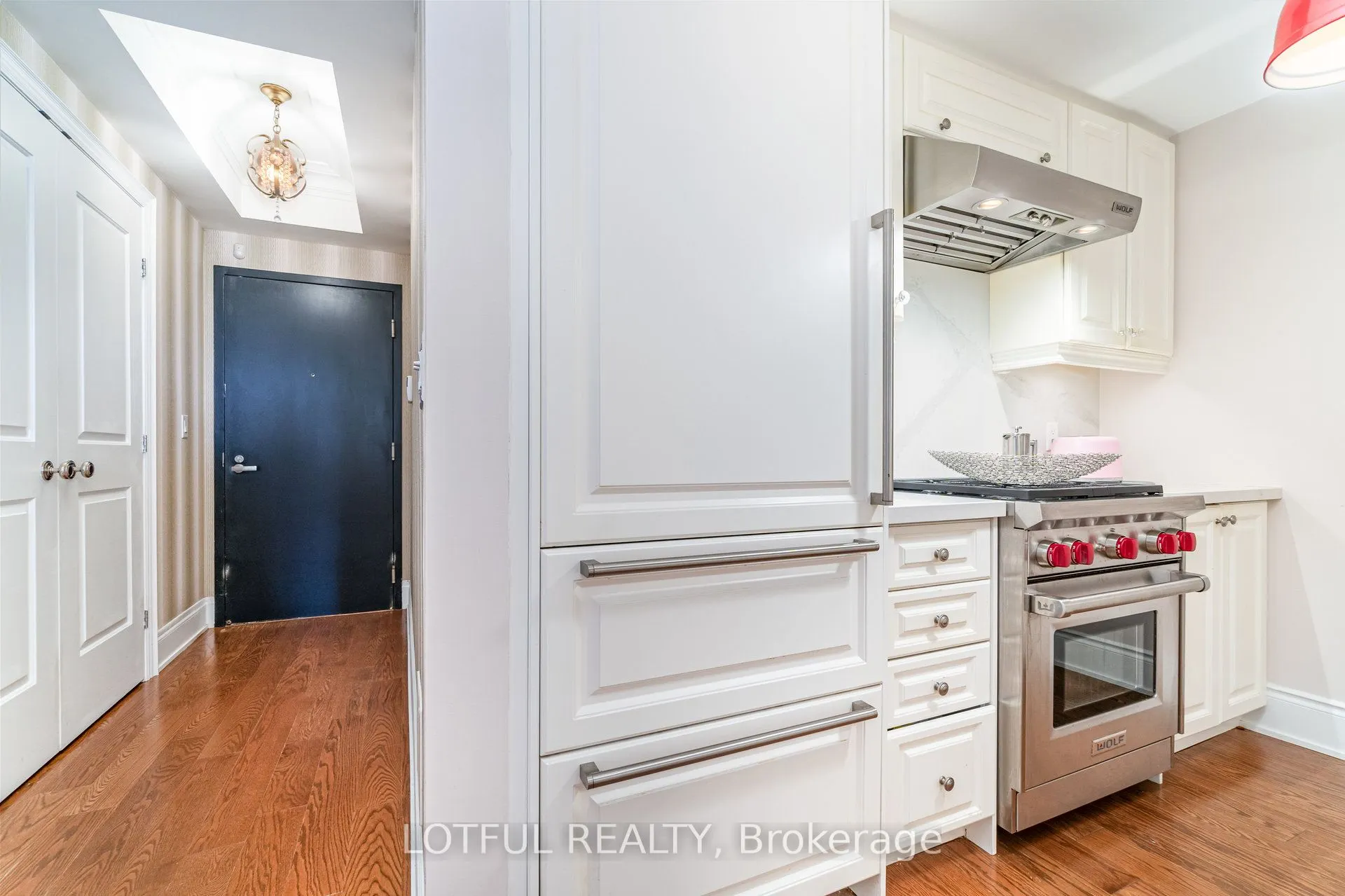 3500 Lakeshore Road W, #711