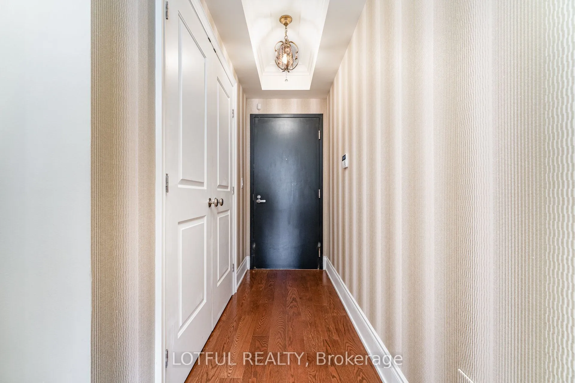 3500 Lakeshore Road W, #711