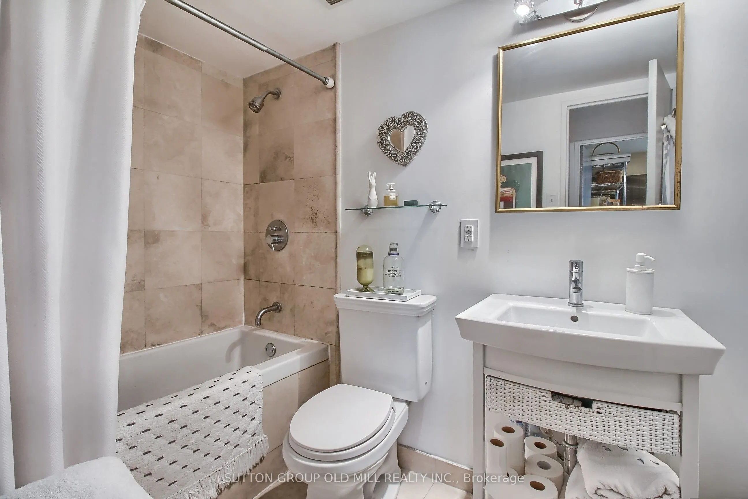 360 Ridelle Avenue, #1701