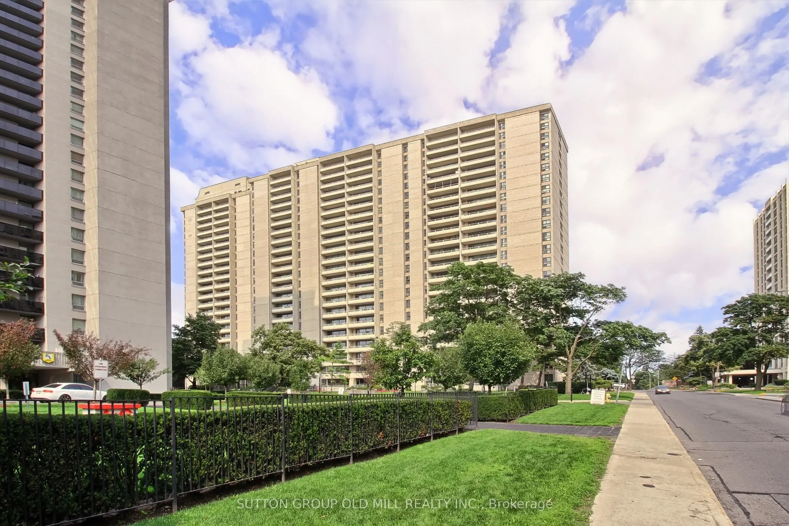 360 Ridelle Avenue, #1701