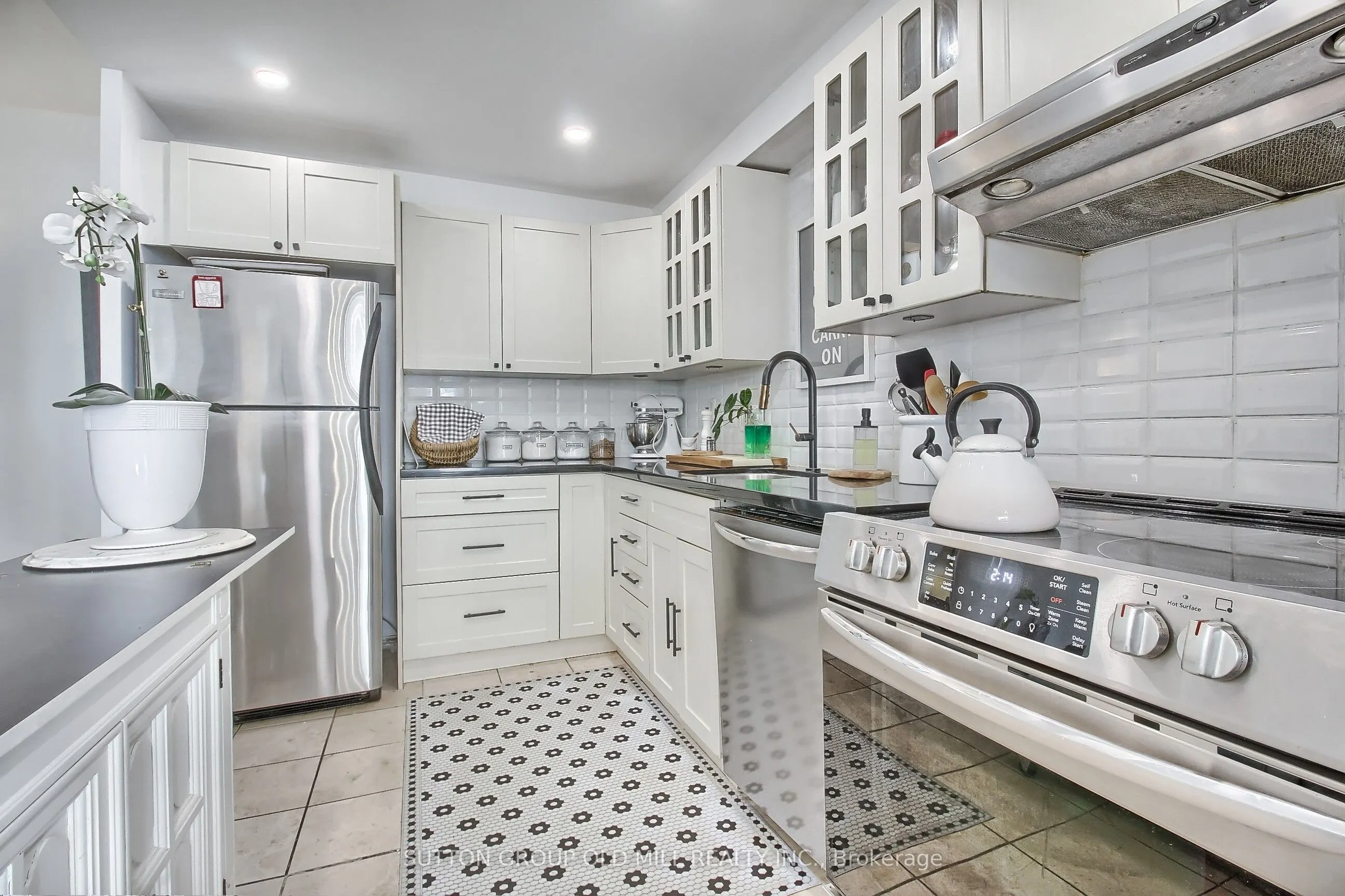 360 Ridelle Avenue, #1701