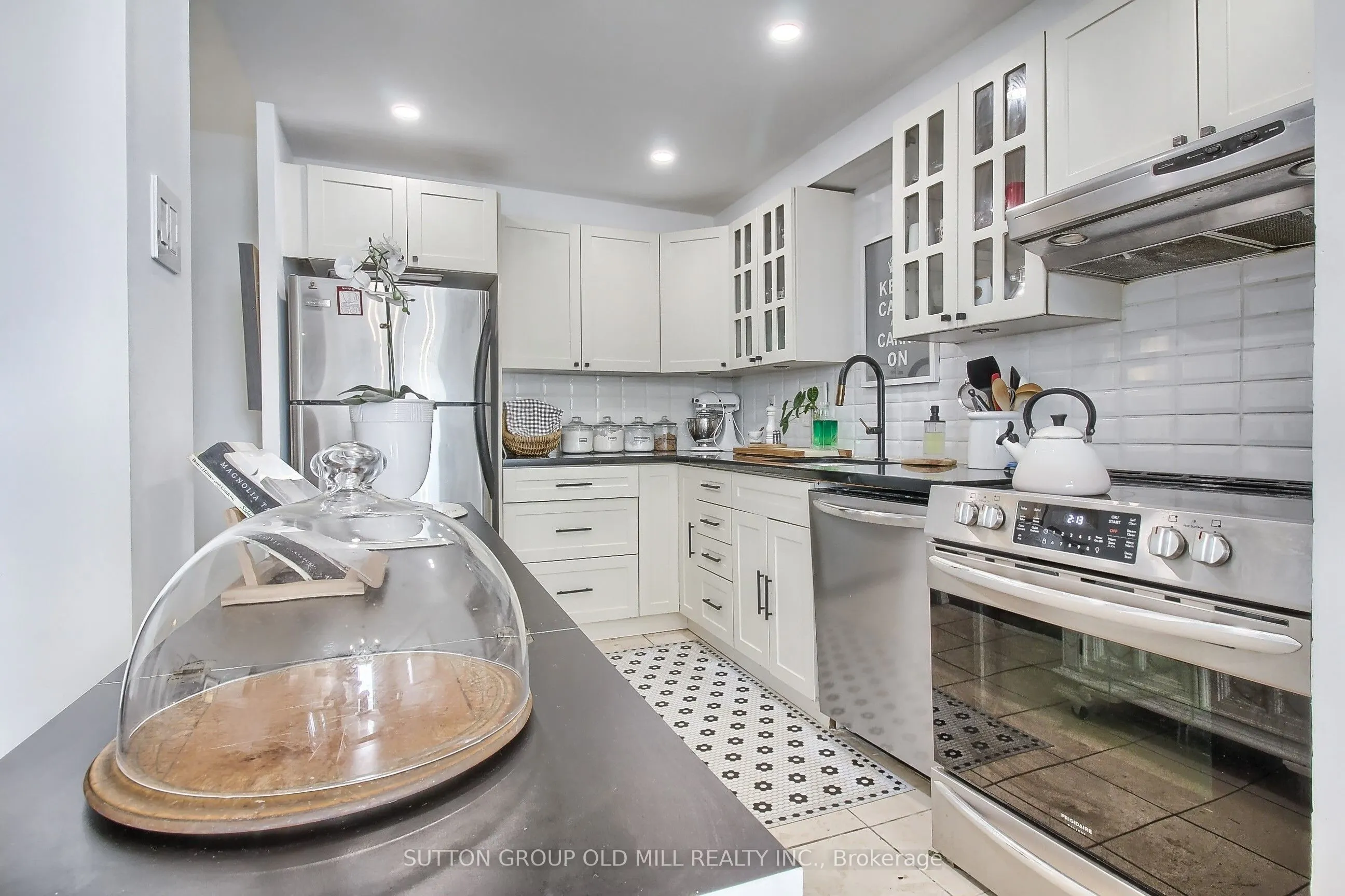 360 Ridelle Avenue, #1701