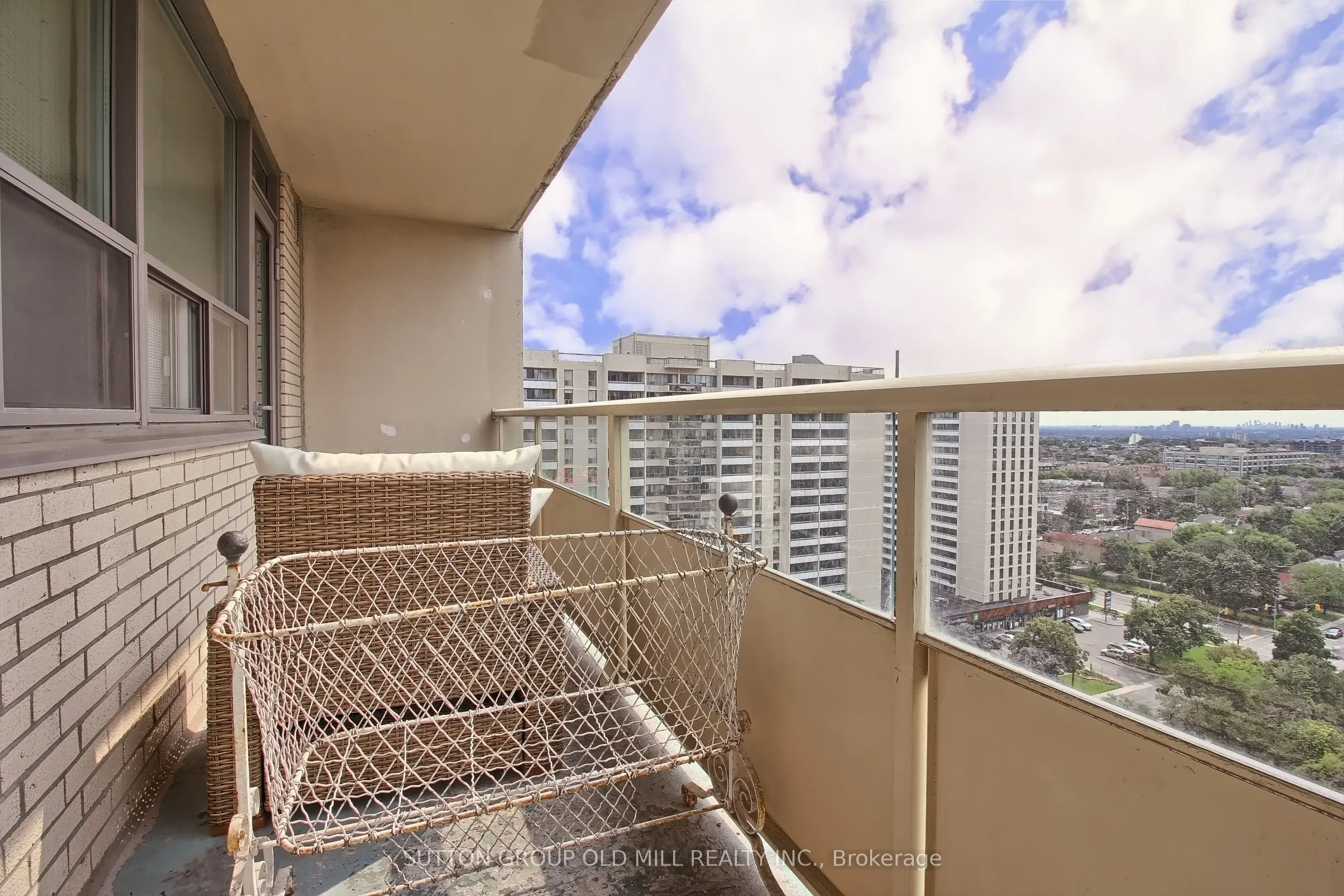 360 Ridelle Avenue, #1701