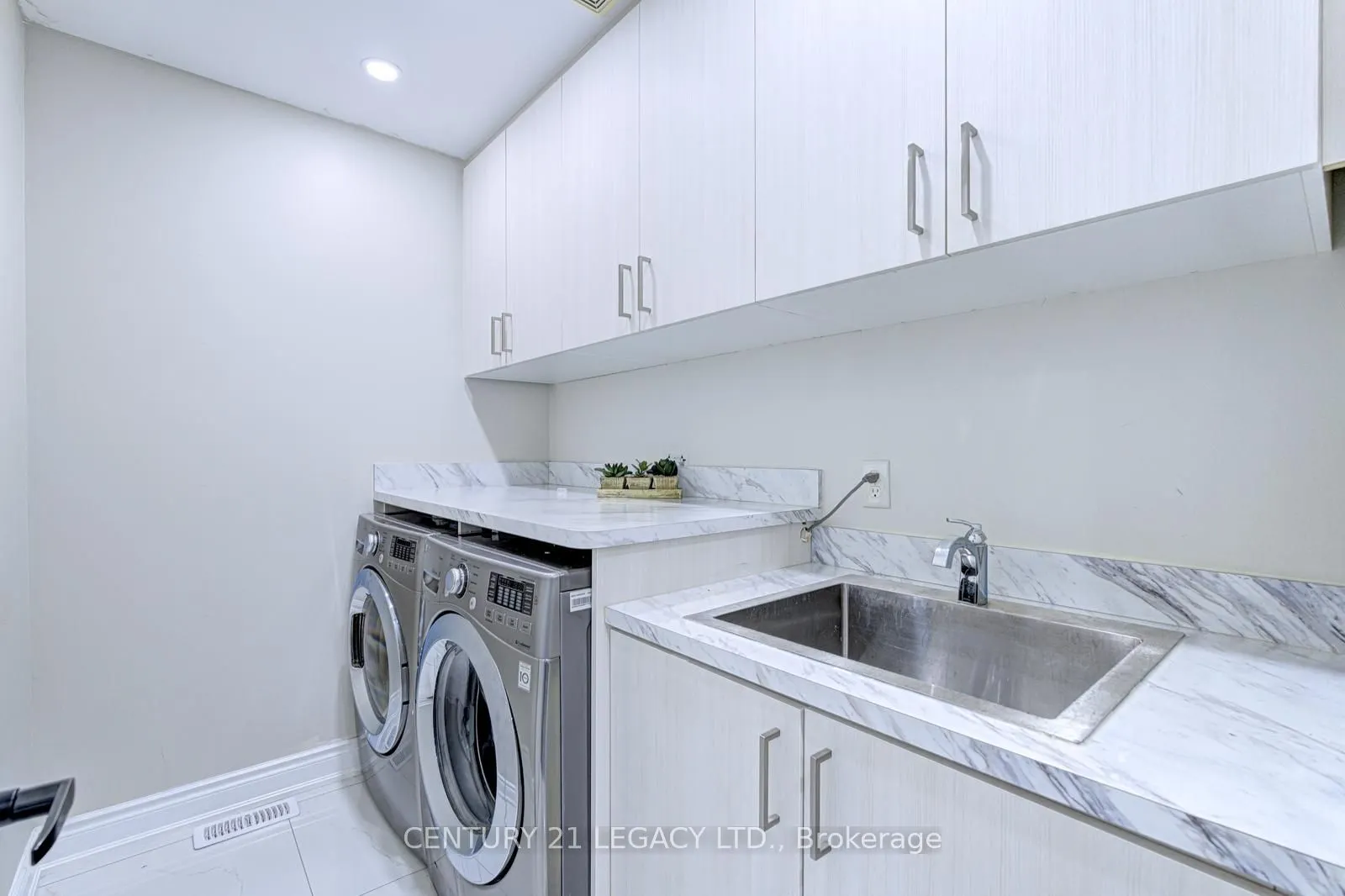 21 Serenity Lane