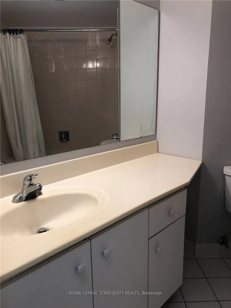 1485 Lakeshore Road E, #1016