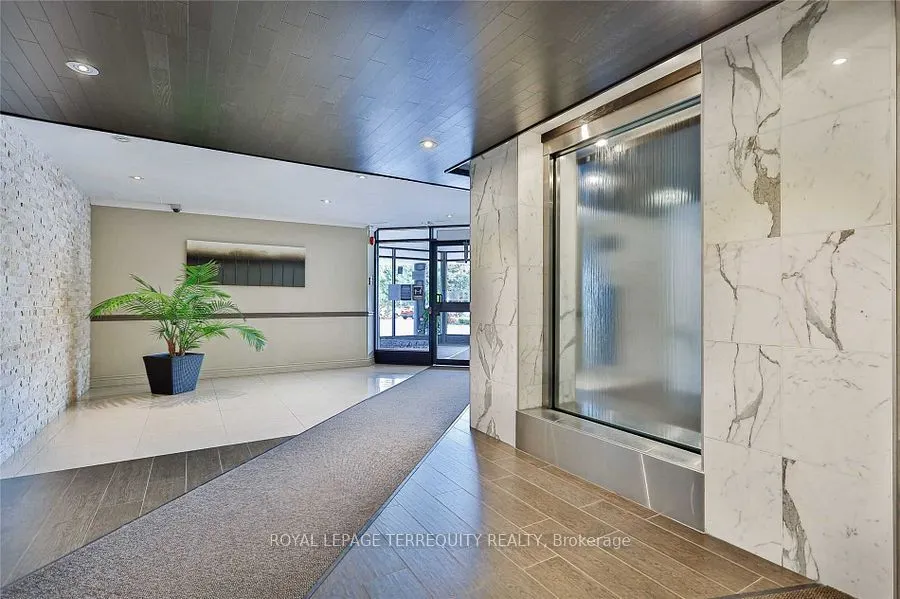 1485 Lakeshore Road E, #1016