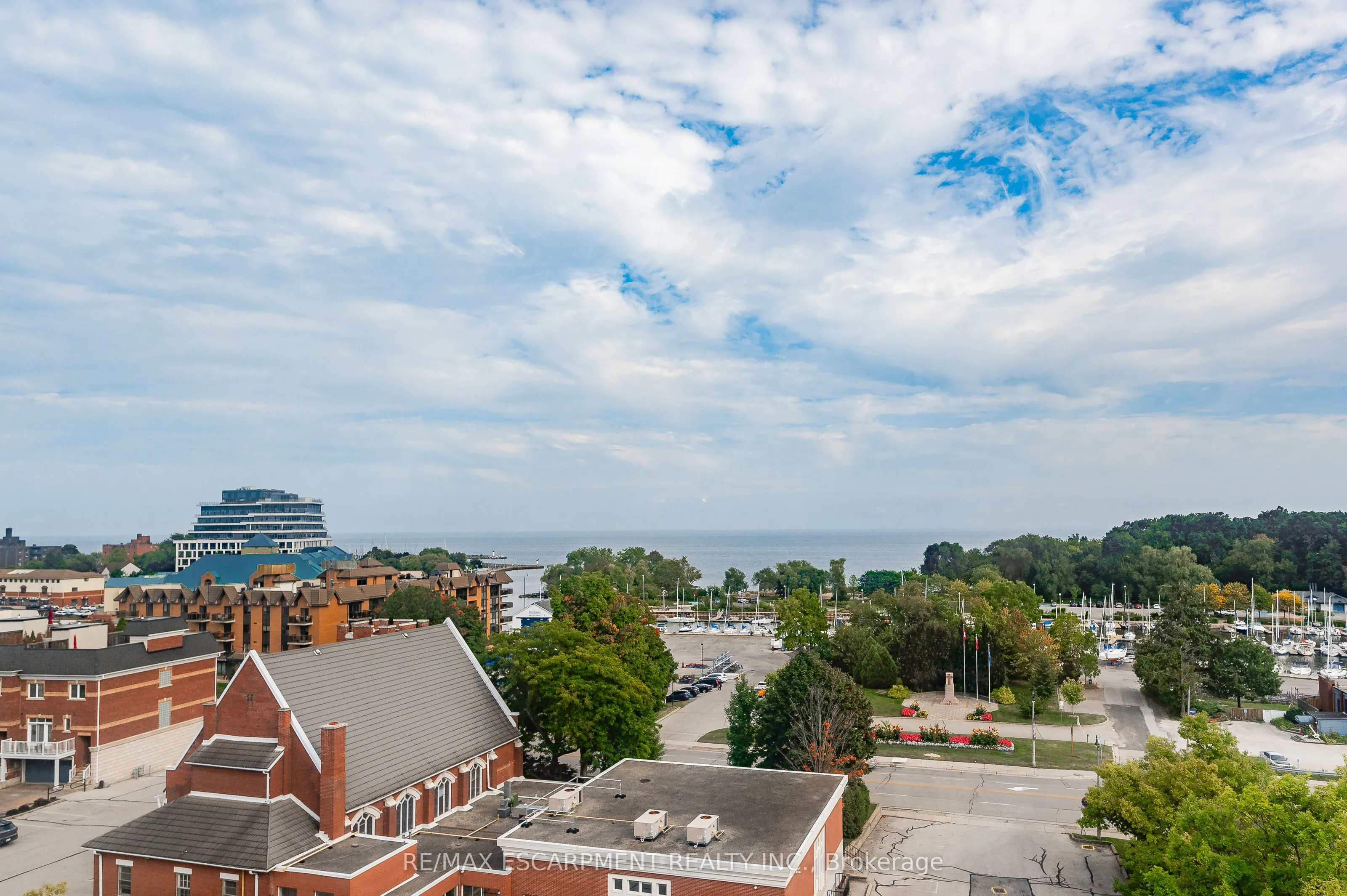 2511 Lakeshore Road W, #805