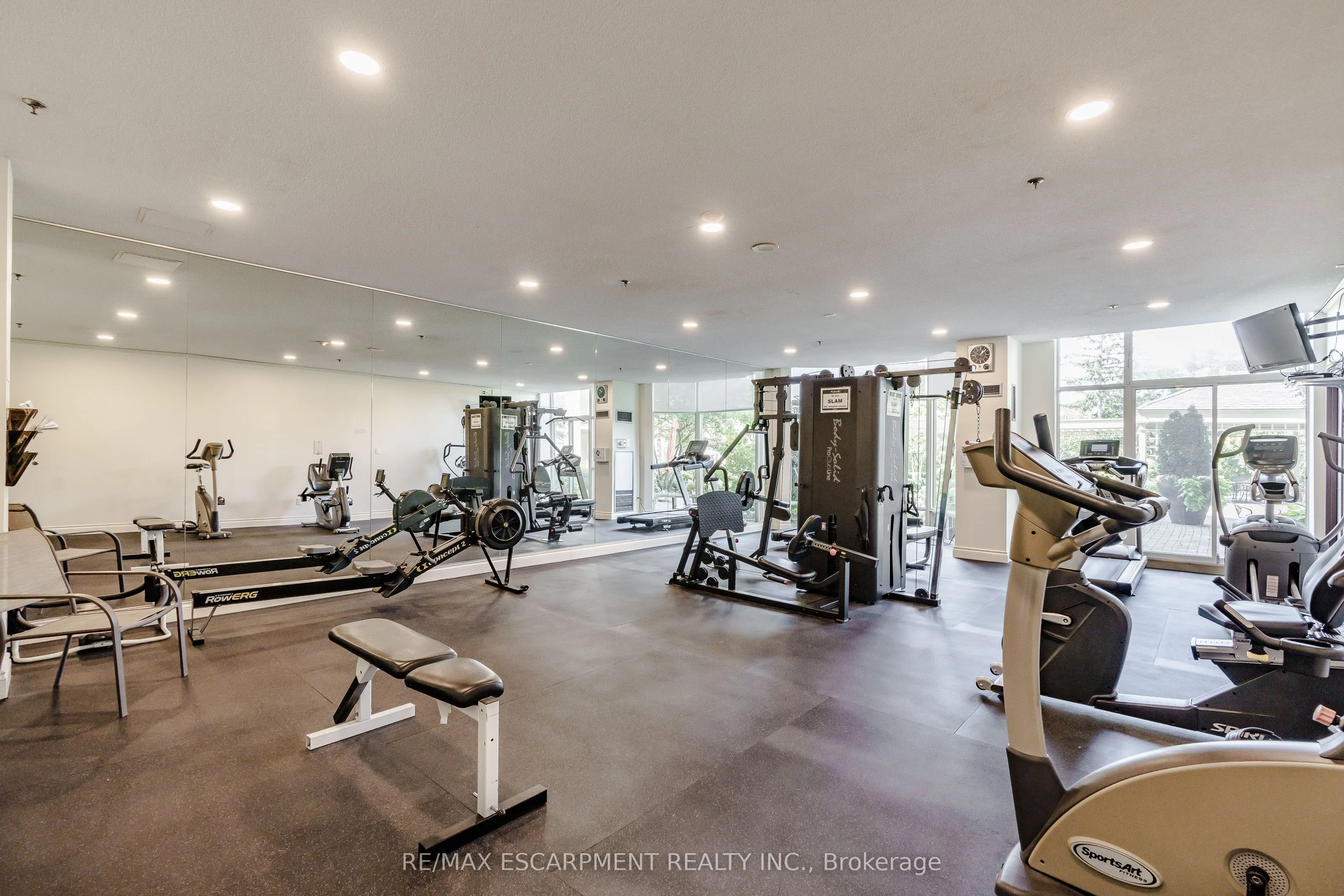 2511 Lakeshore Road W, #805