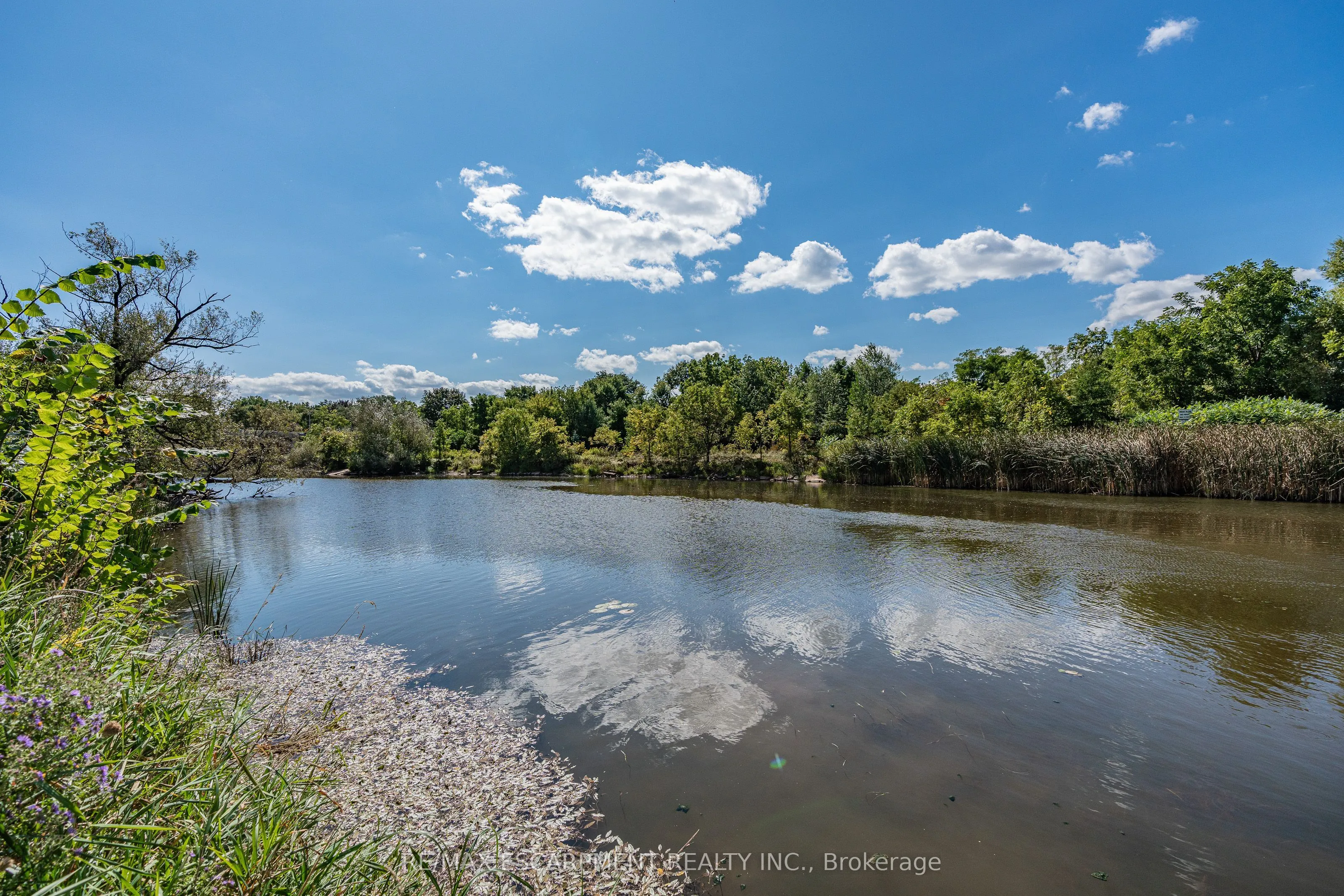 2511 Lakeshore Road W, #805