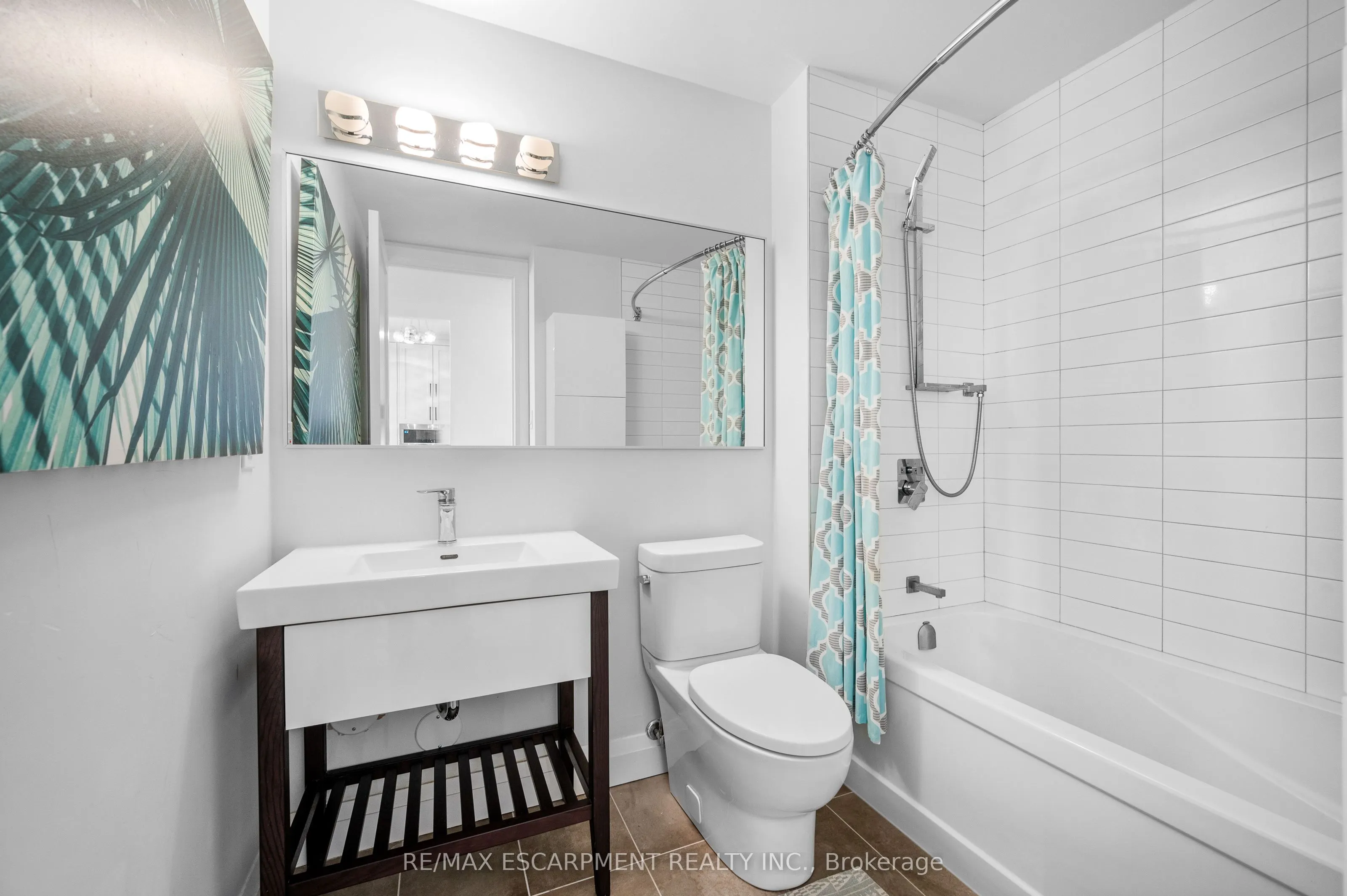 2511 Lakeshore Road W, #805