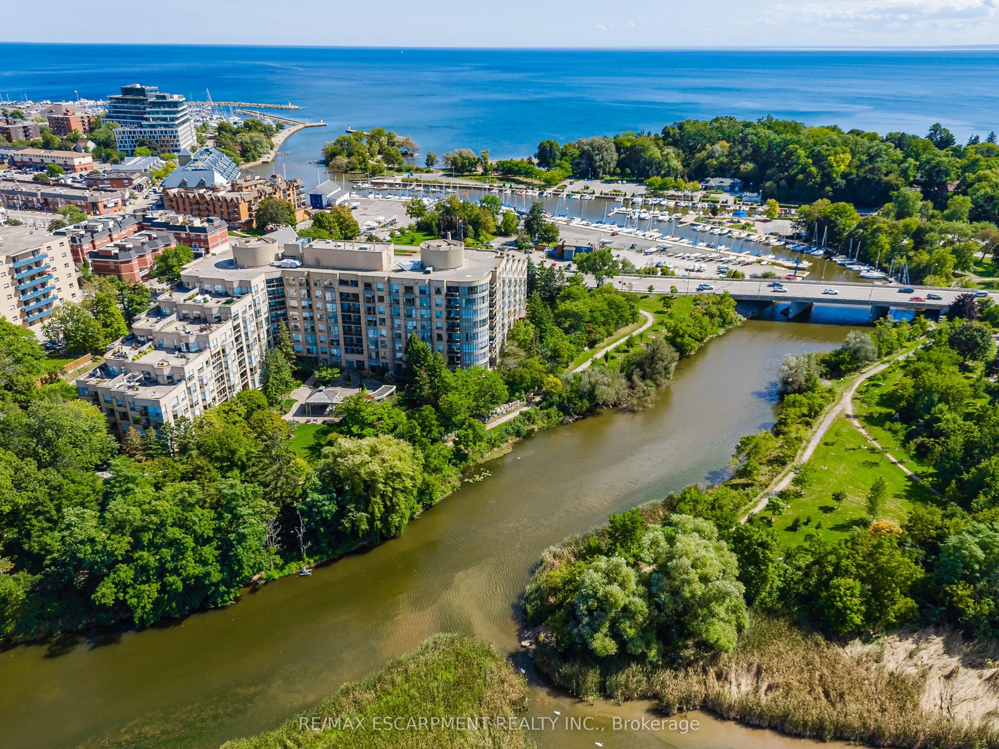 2511 Lakeshore Road W, #805