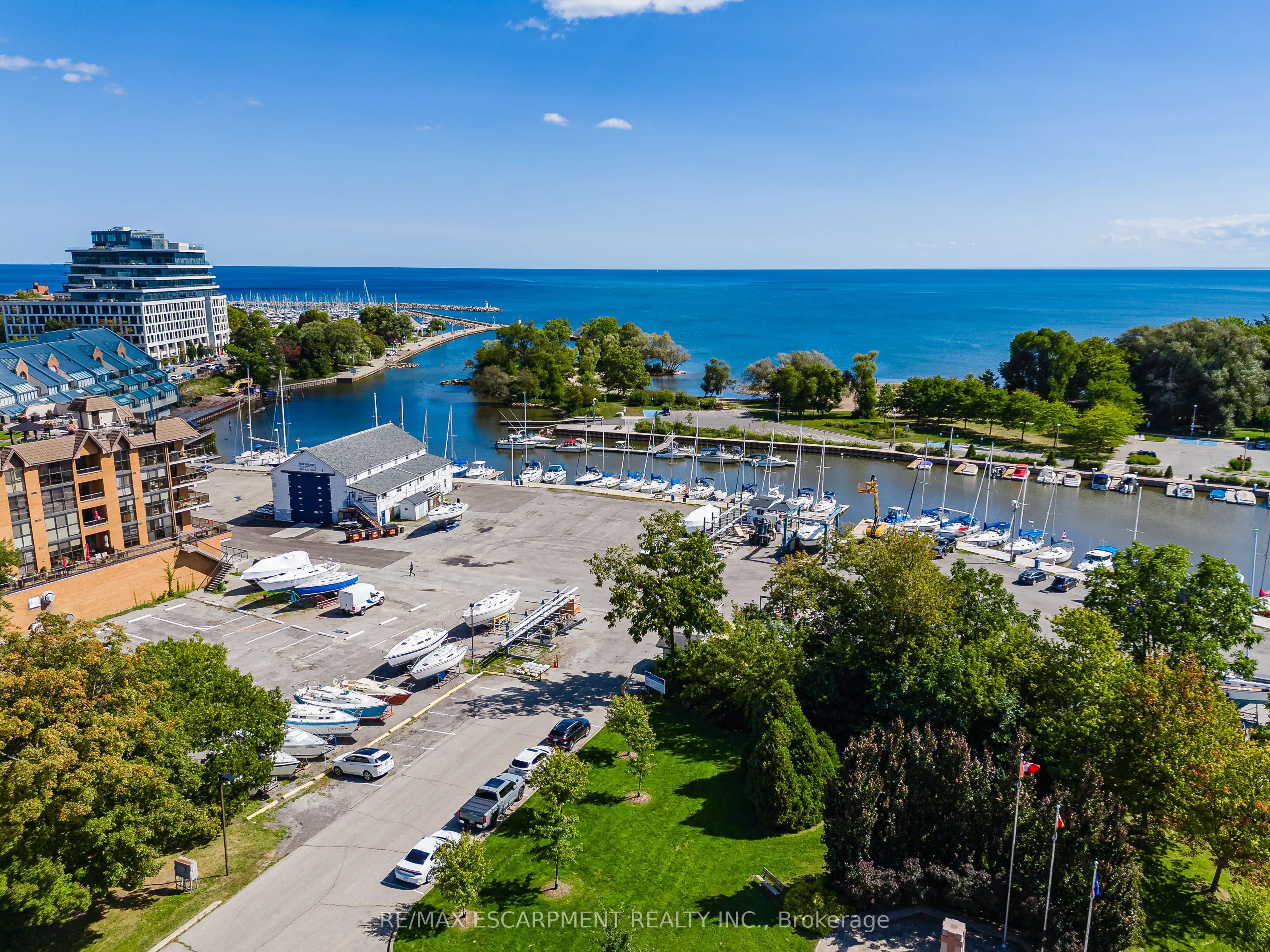 2511 Lakeshore Road W, #805