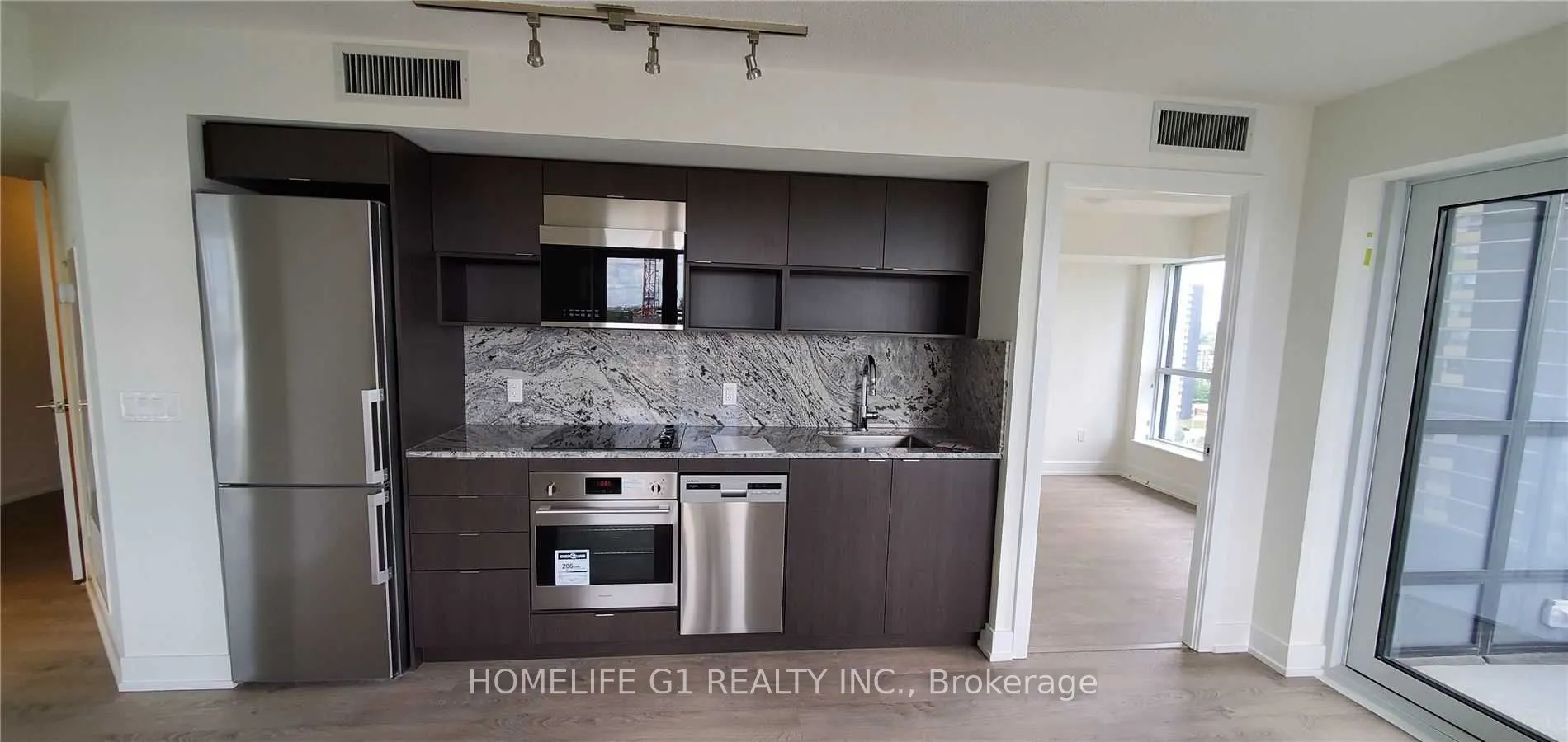 9 Mabelle Avenue, #2318