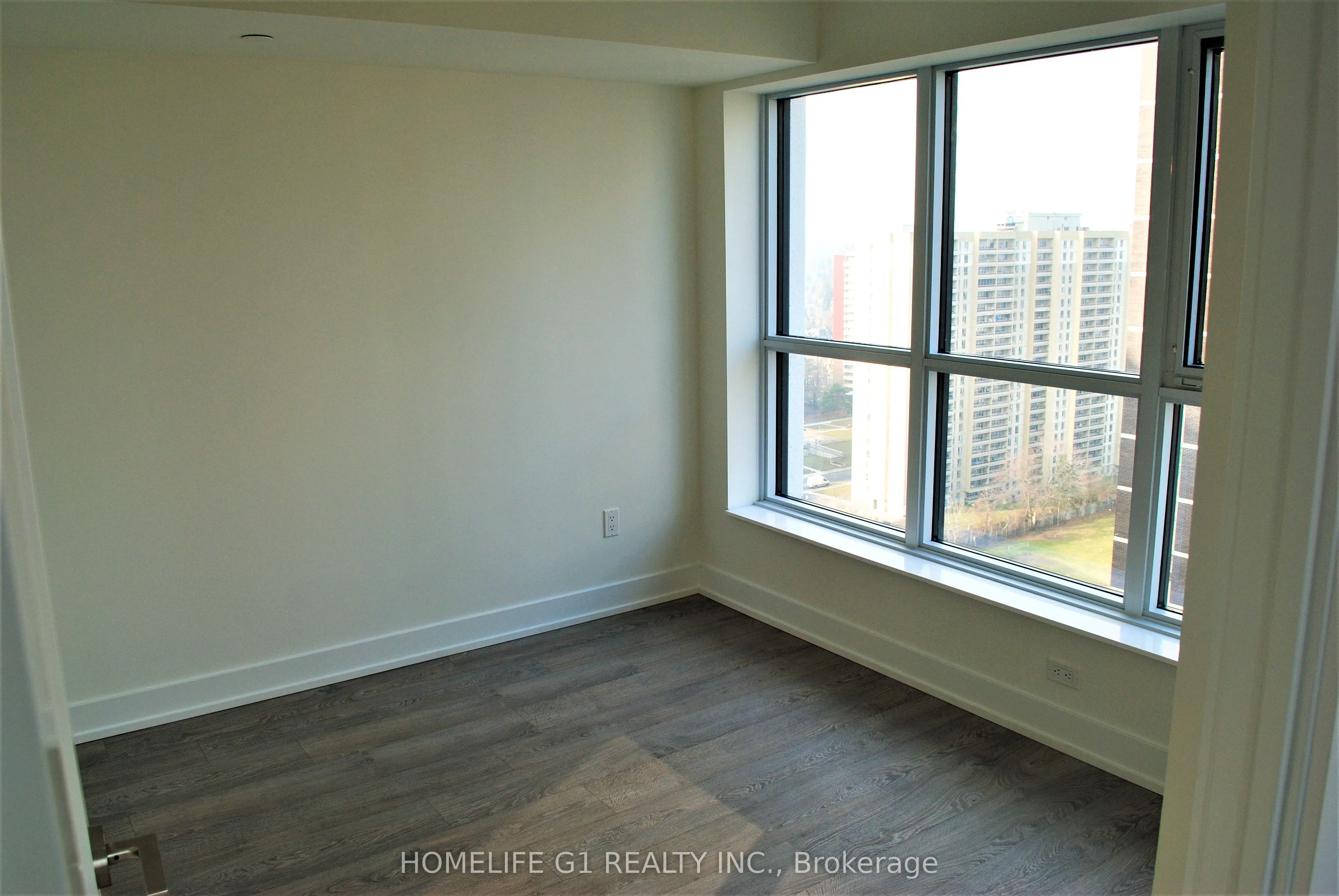 9 Mabelle Avenue, #2318